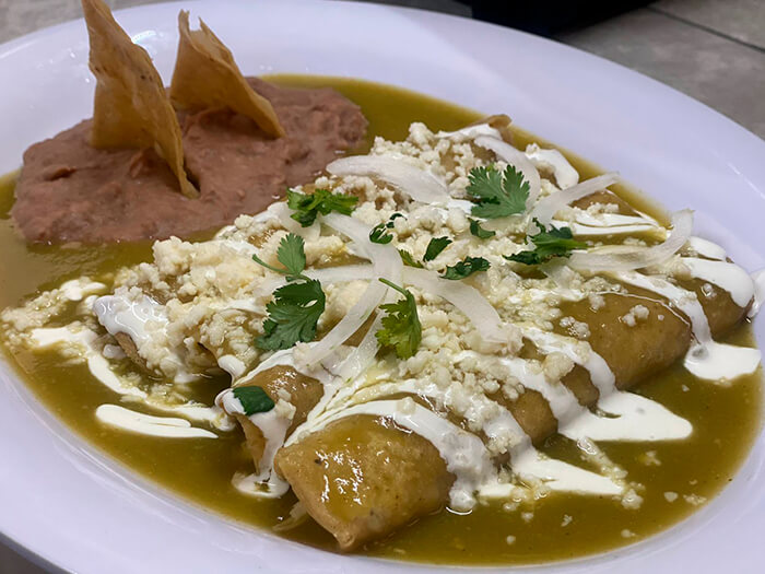 AM:PM 1122 CHILAQUILES & CHEVES image 3