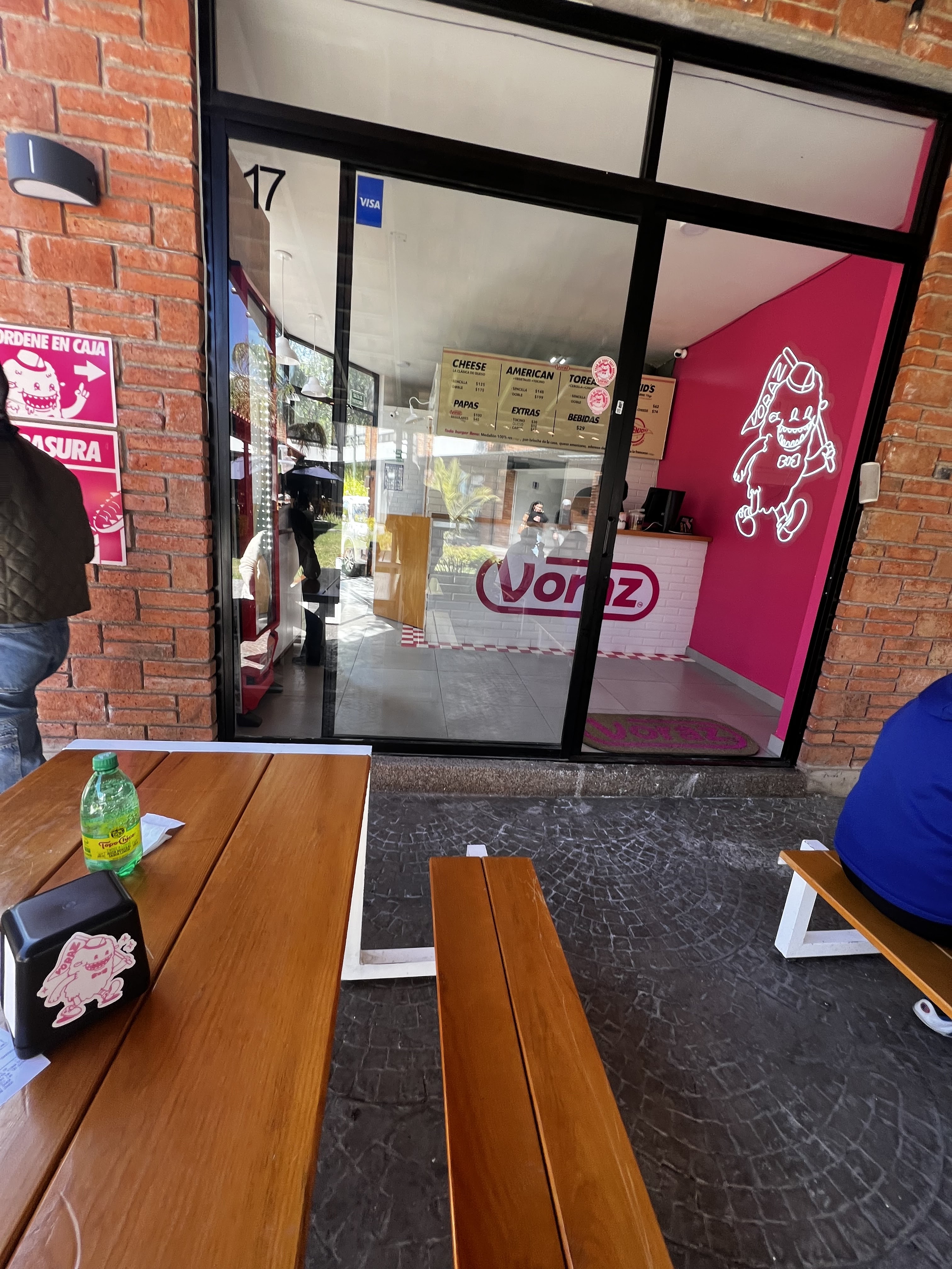 Voraz Burgers image 7