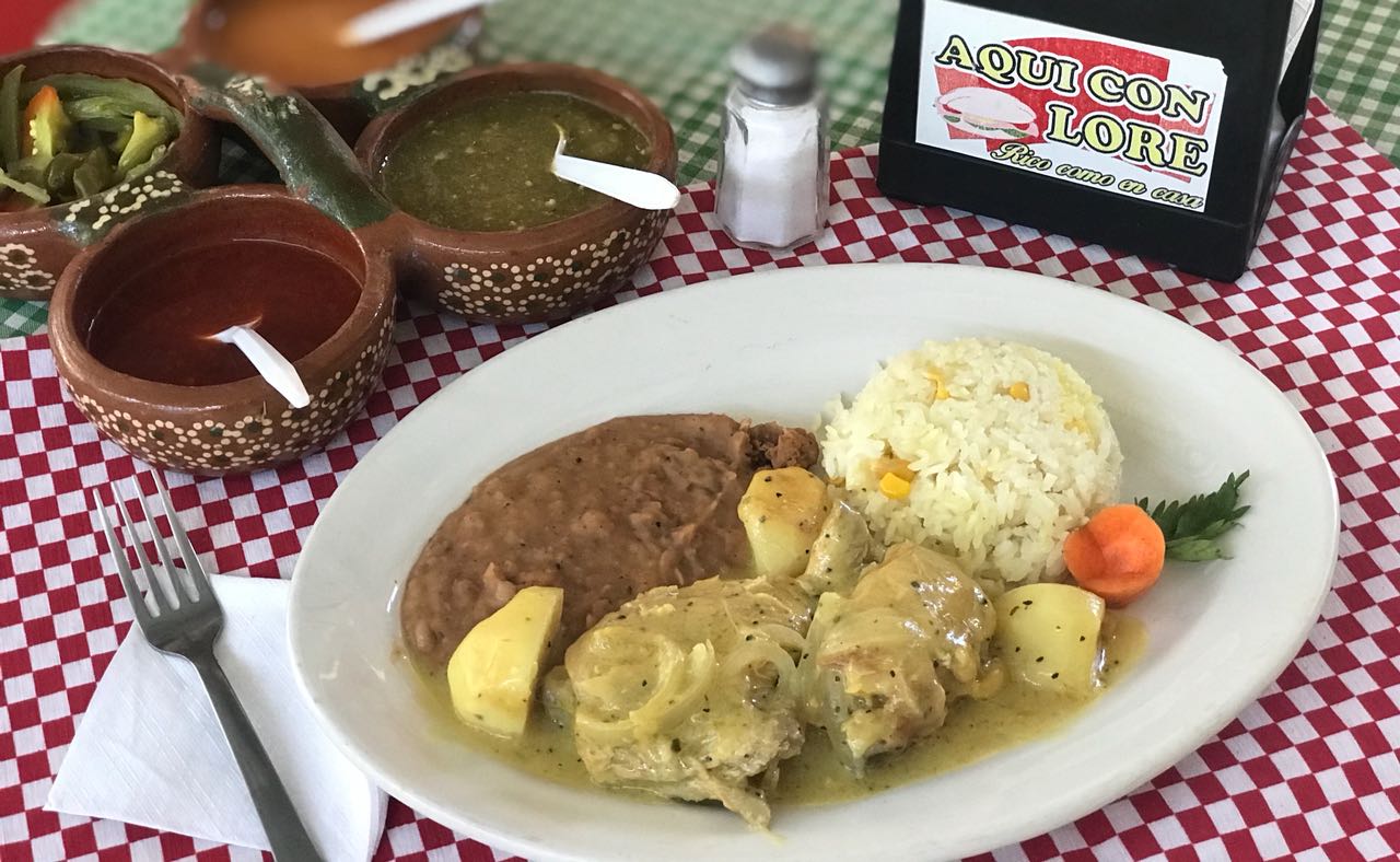 Aqui Con Lore image 2