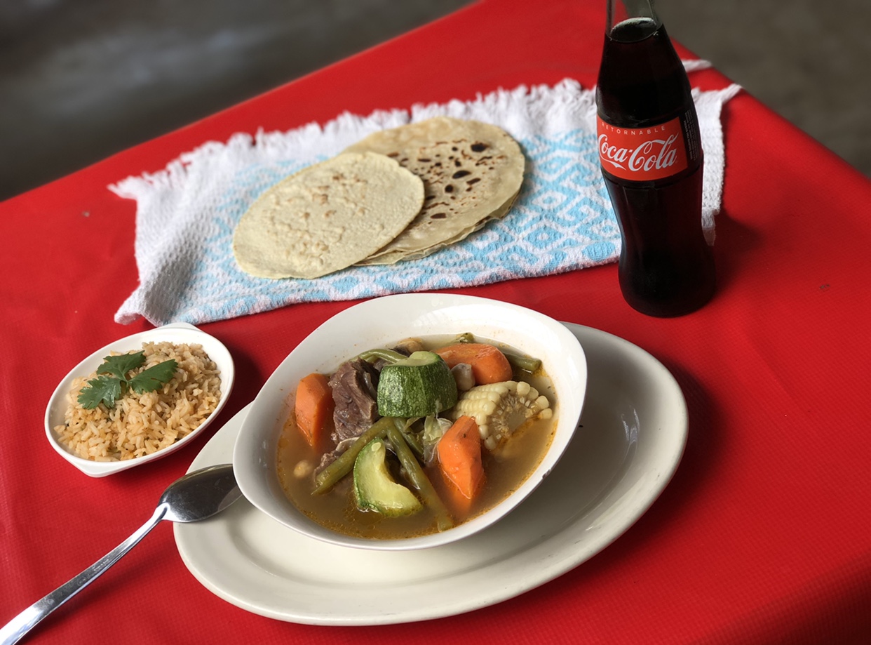 Aqui Con Lore image 5