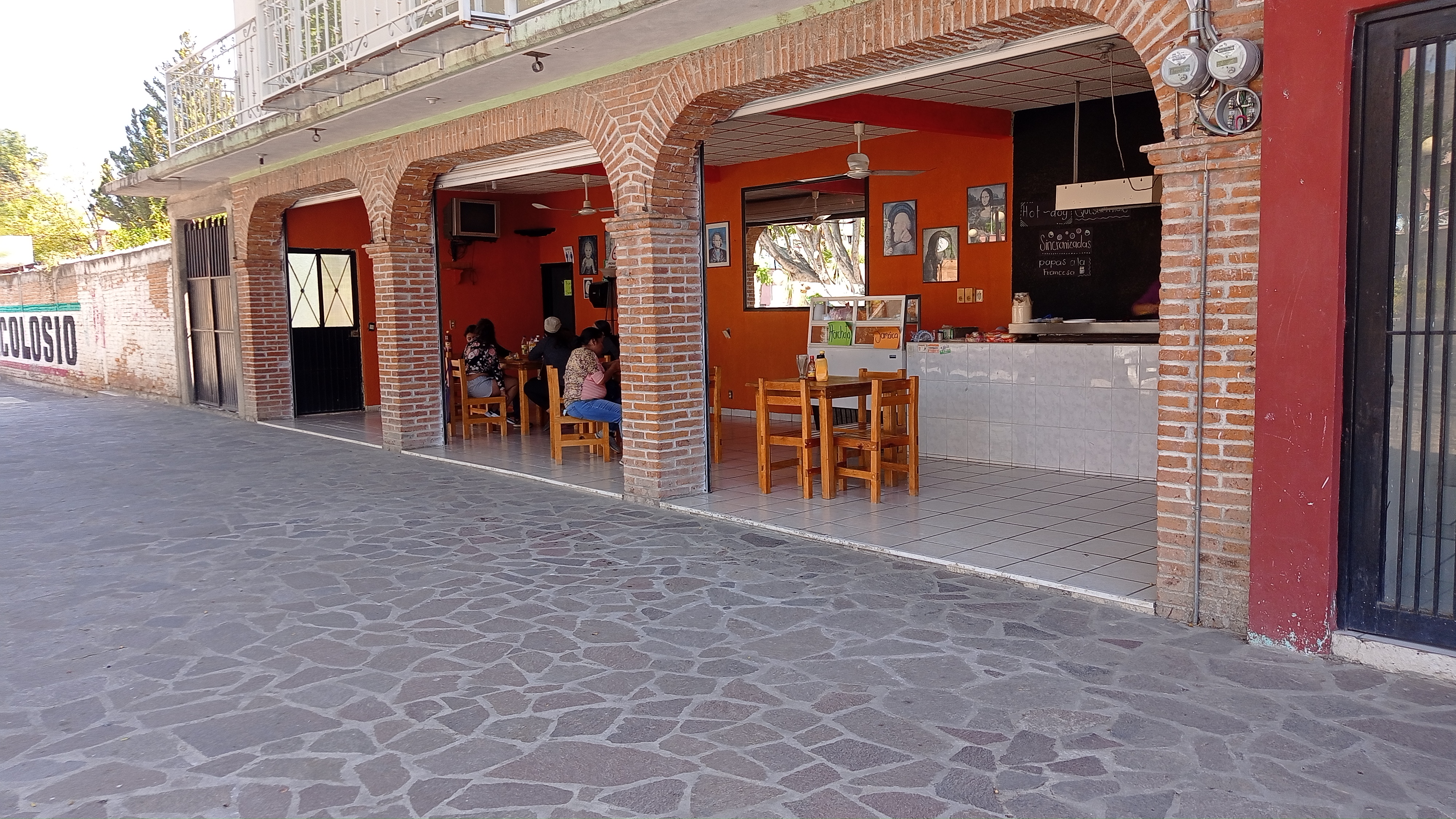 Loncheria Los Arcos image 1