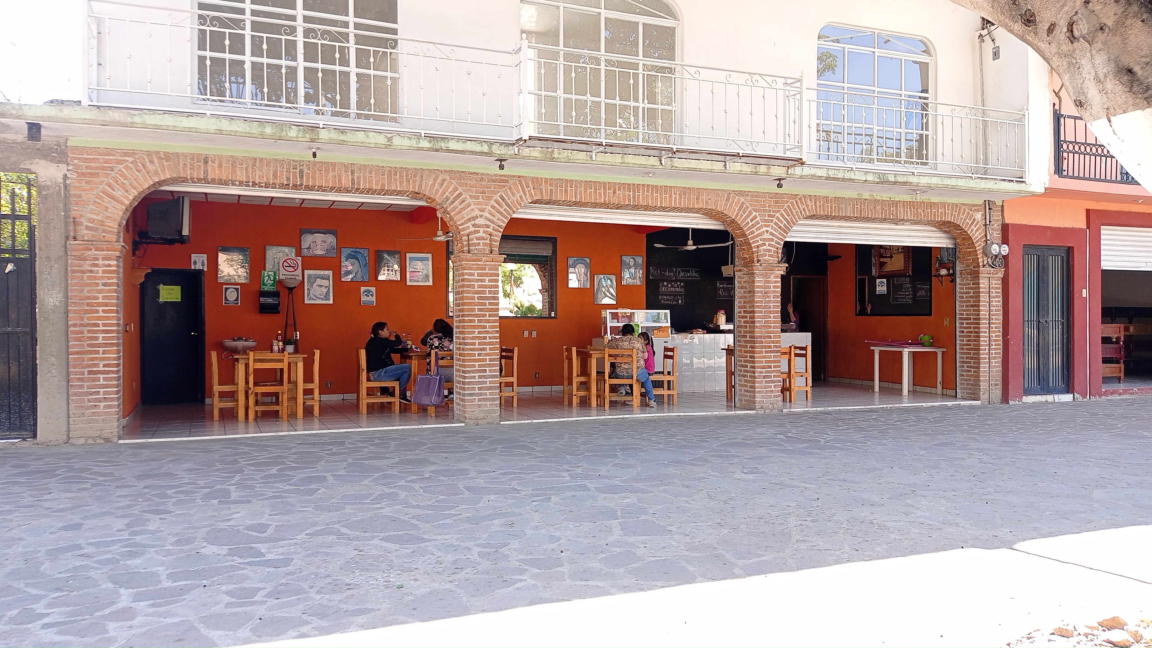 Loncheria Los Arcos image 2