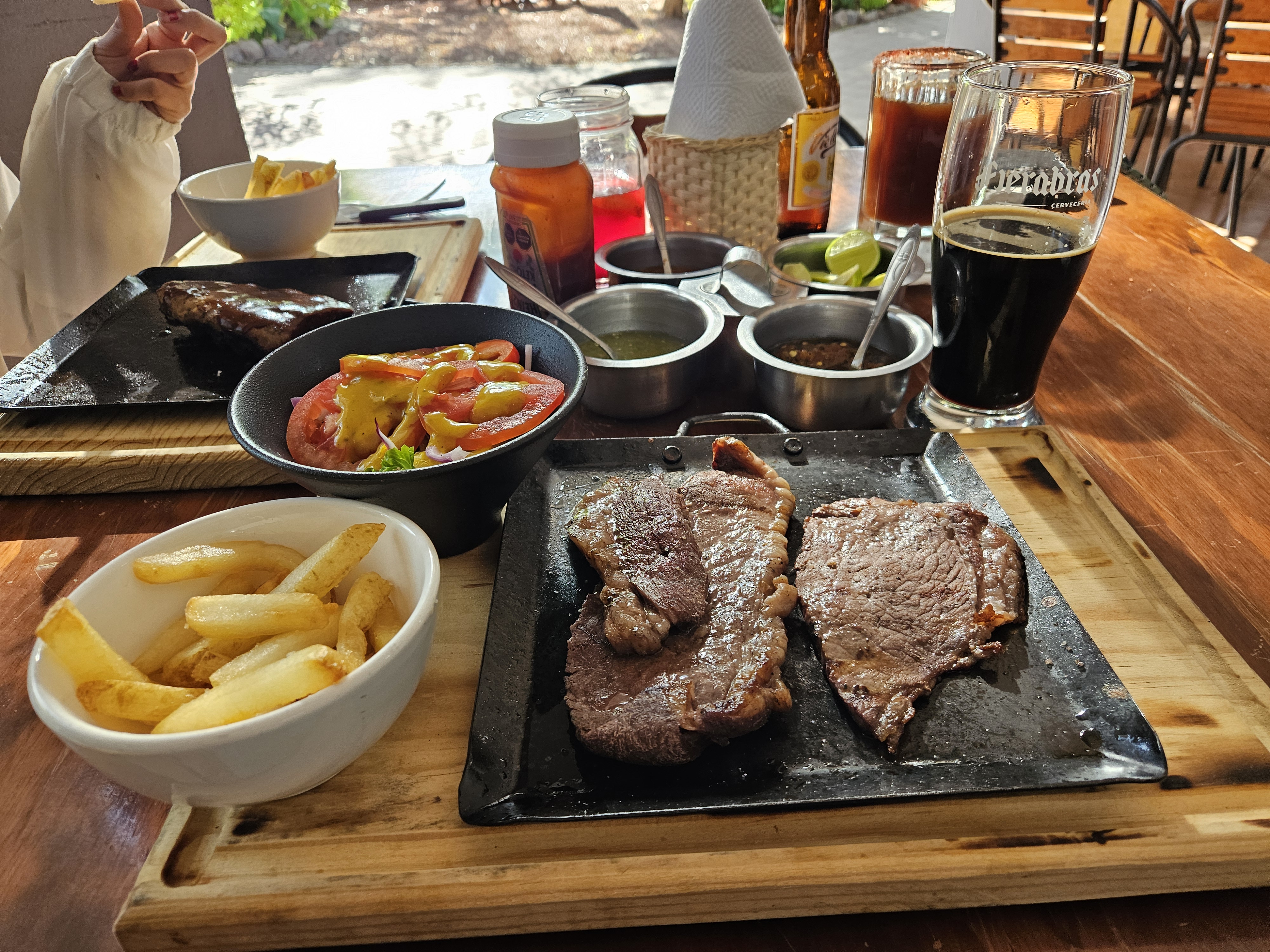 Carbonero - Cocina de tierra, mar y leña image 3