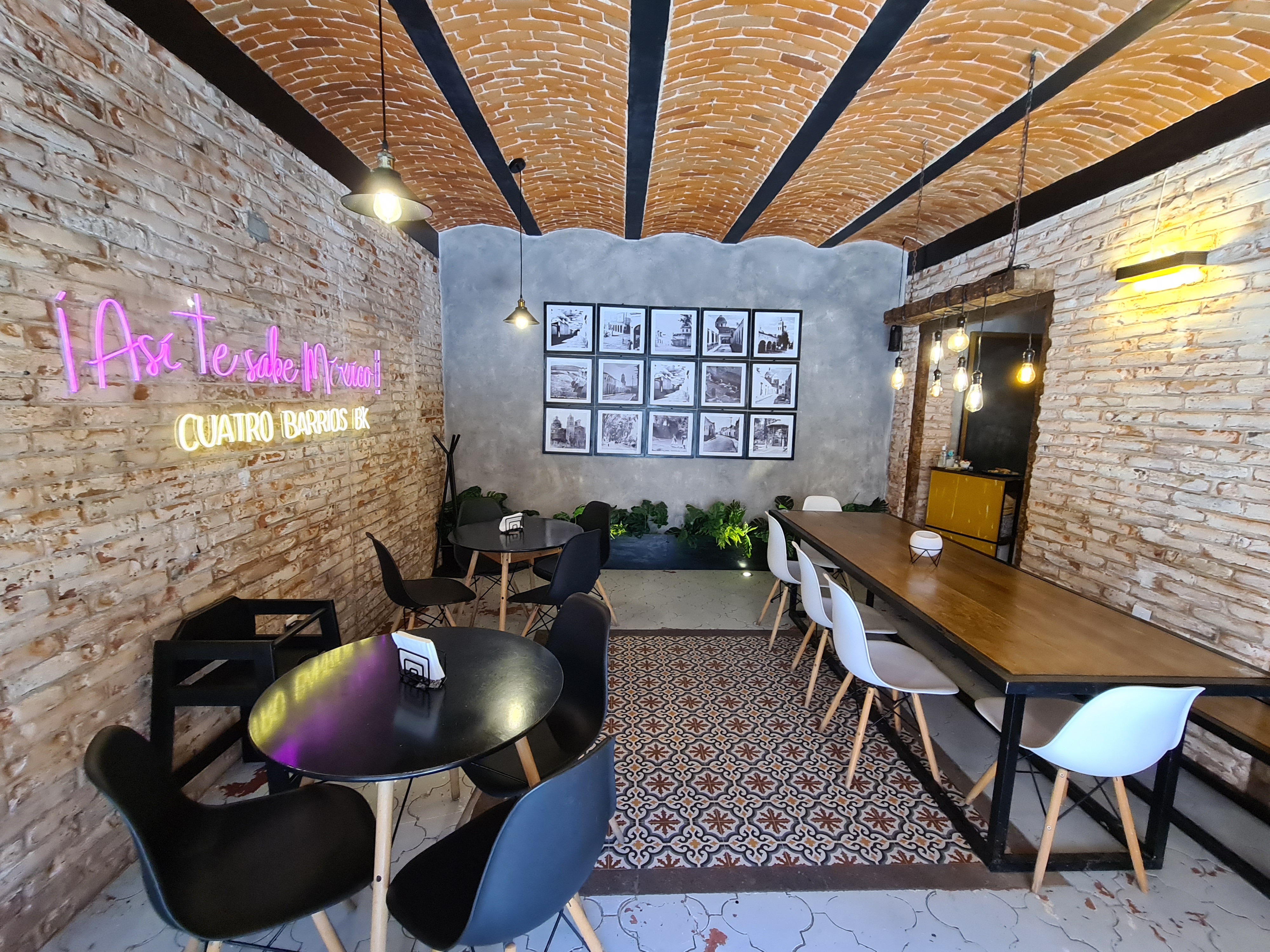 Cuatro Barrios Bistro Kitchen image 1