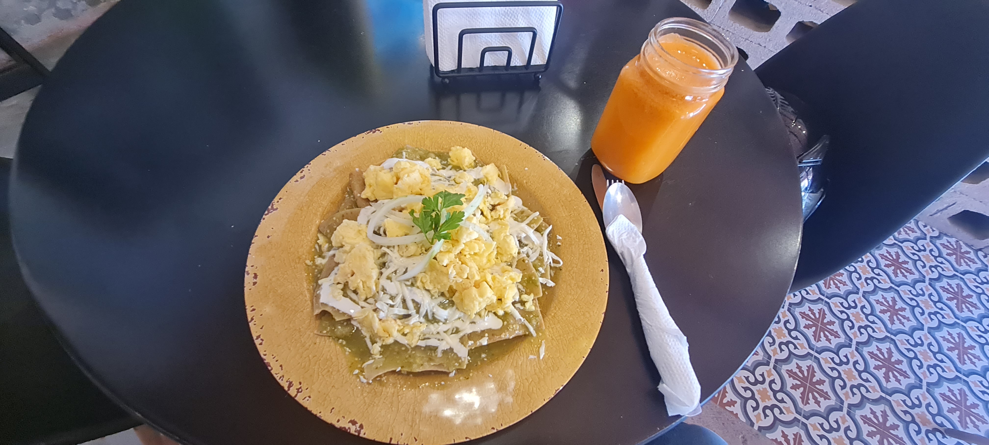 Cuatro Barrios Bistro Kitchen image 9