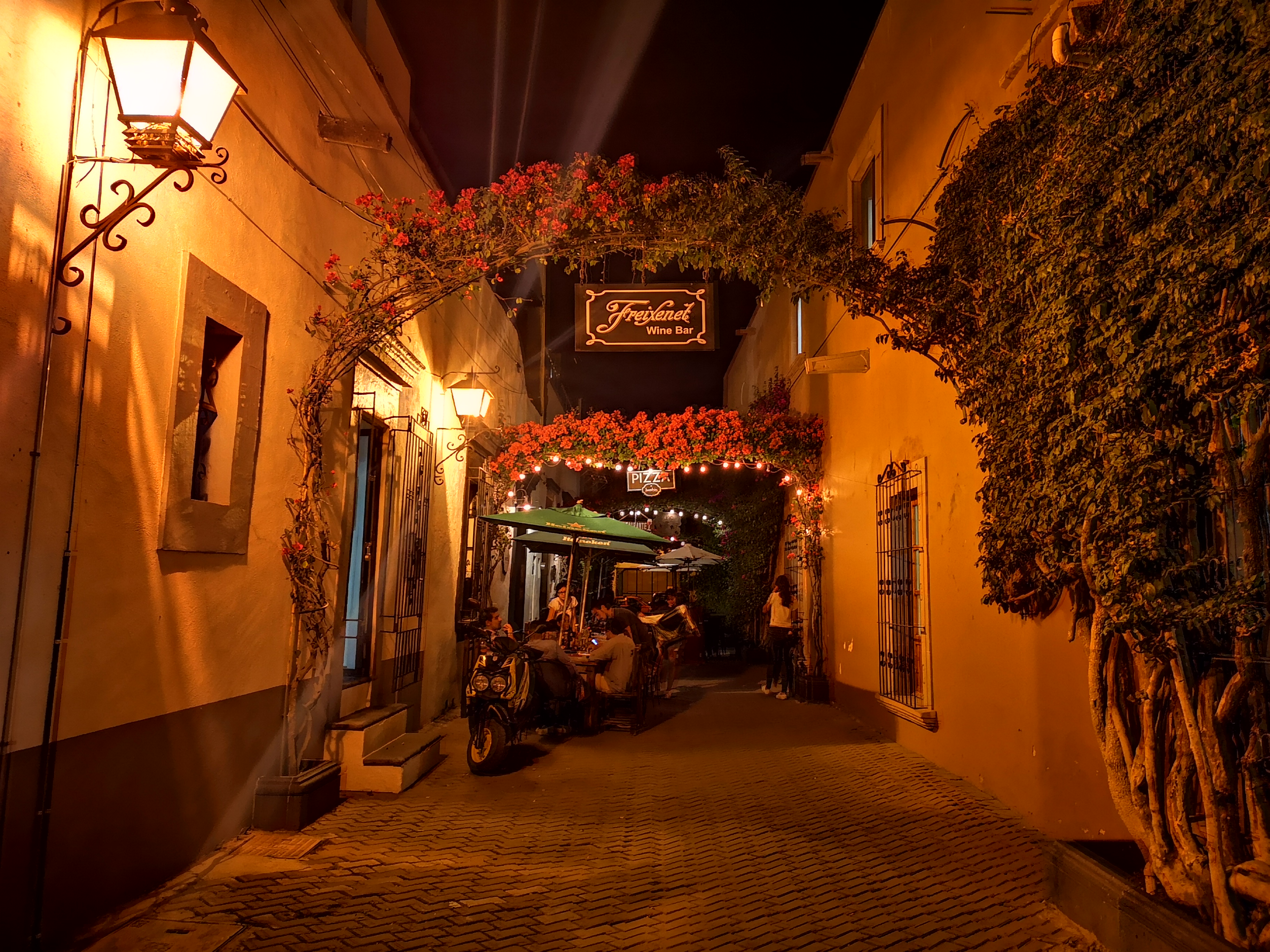 Bacha & Co. Pizza & Beer image 9