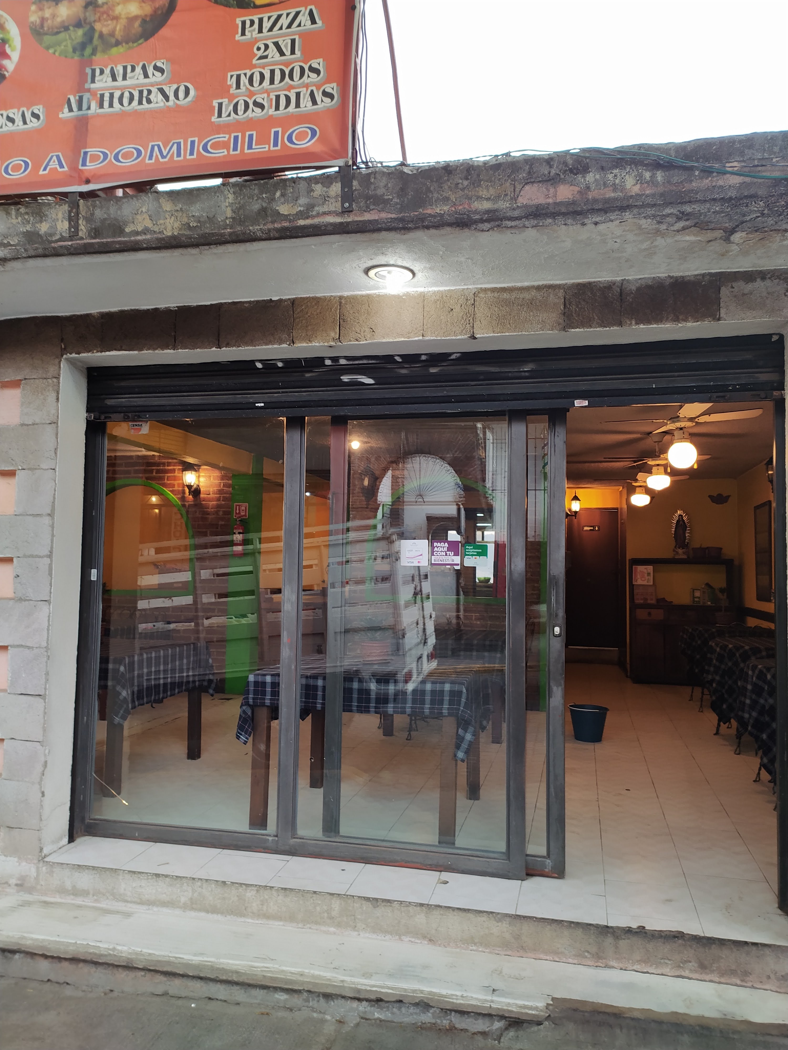 Pizzería La Montaña image 5