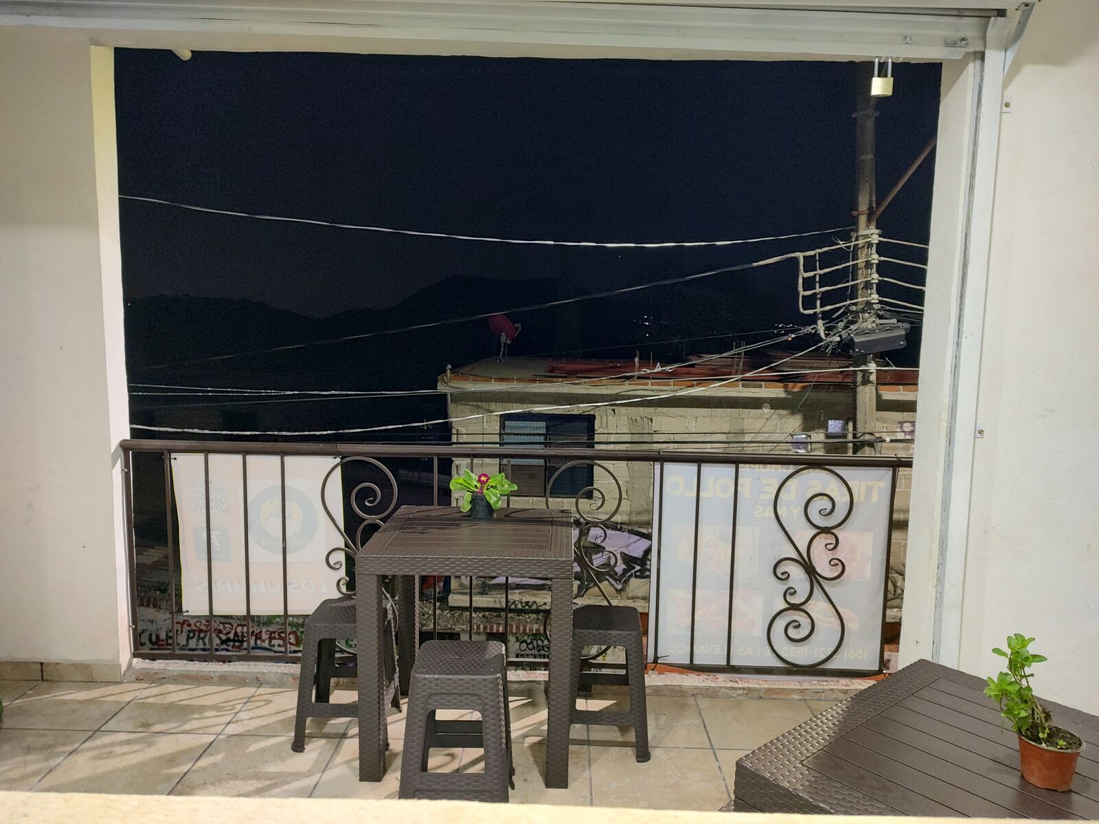 Los Chupis image 3