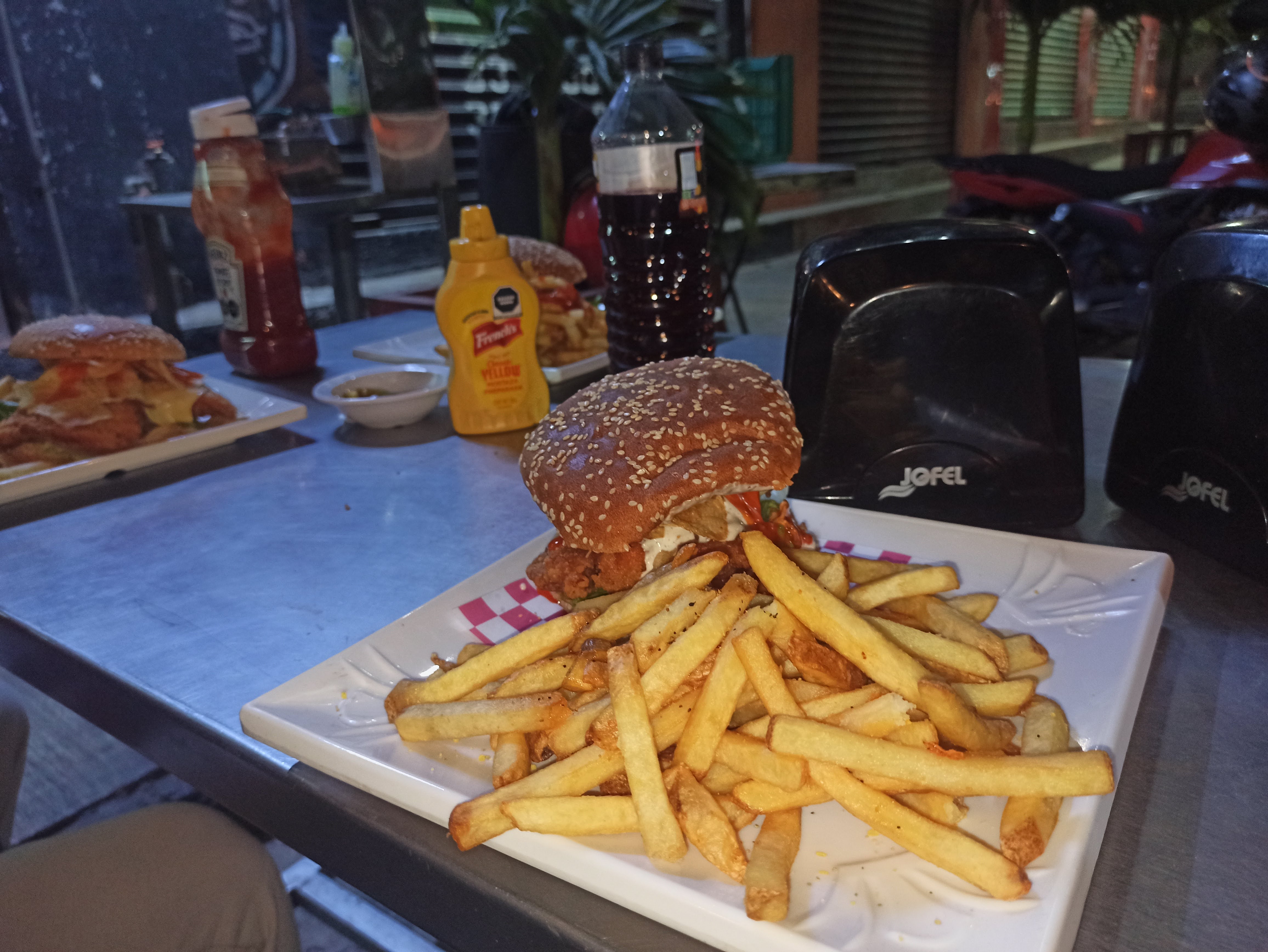 La Otra Hamburgueseria Tonalá image 2