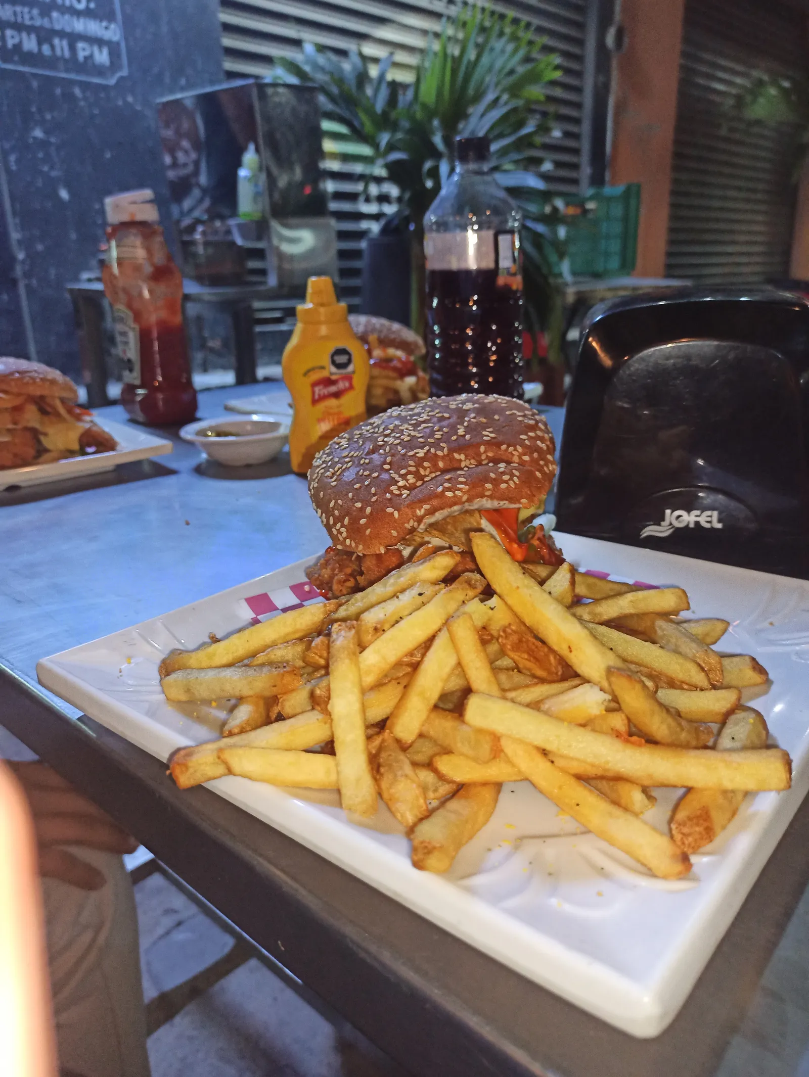 La Otra Hamburgueseria Tonalá image 9