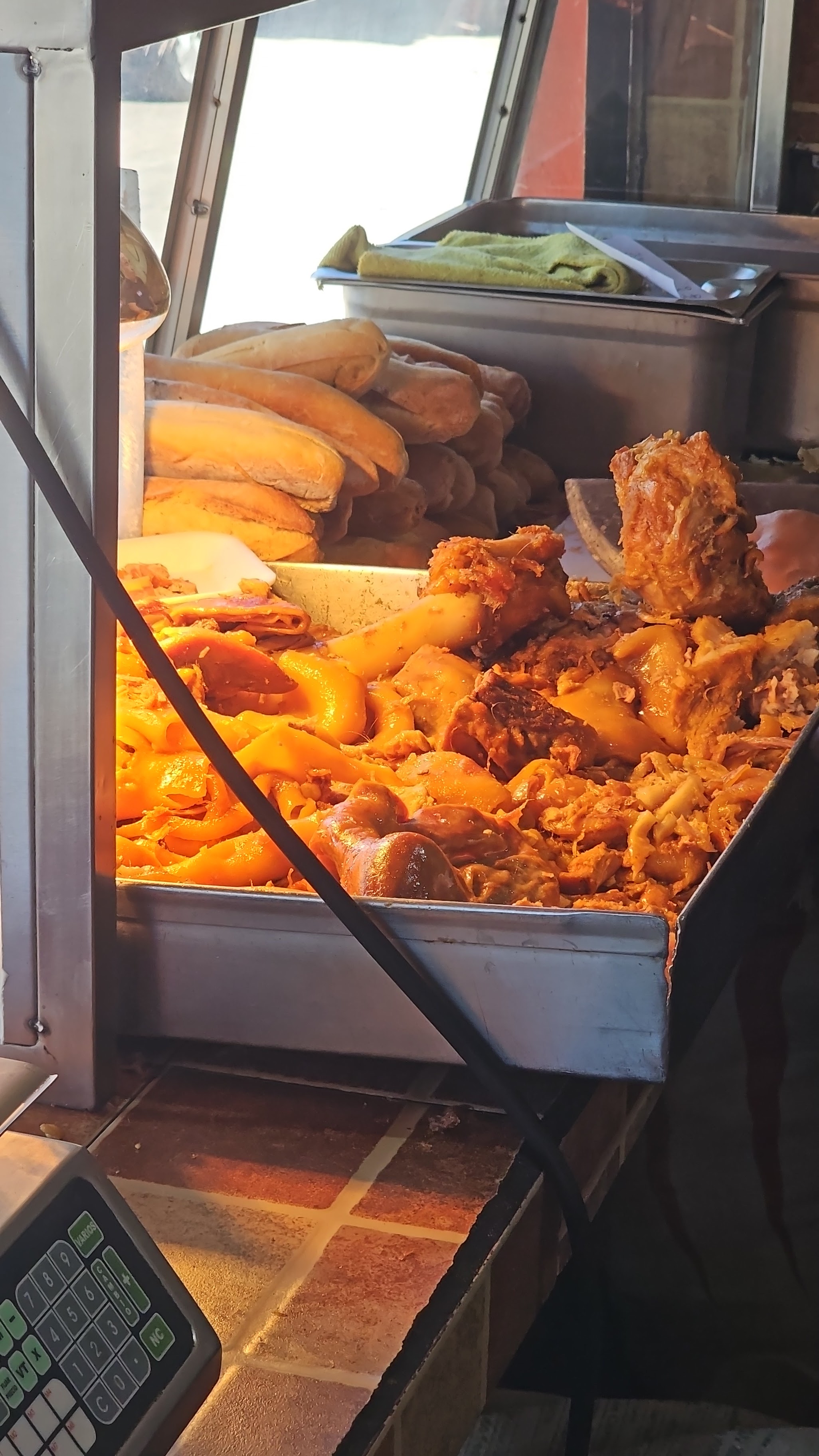 Tortas Ahogadas y Carnitas "El Jona" image 6