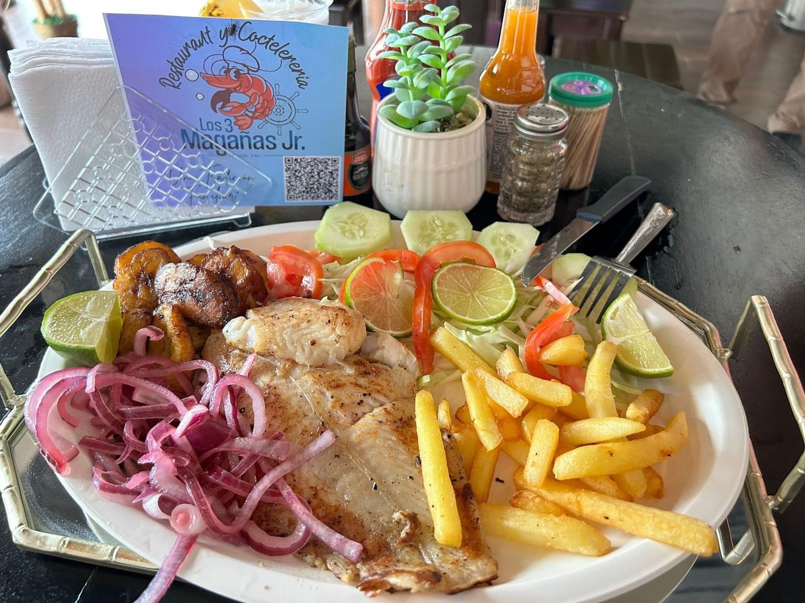Restaurant y Coctelería Los 3 Magañas Jr image 1