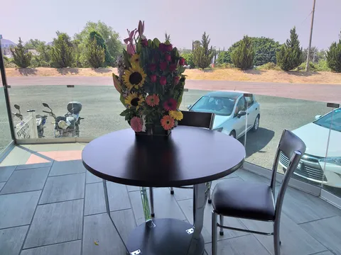 Ukul cafe image 1