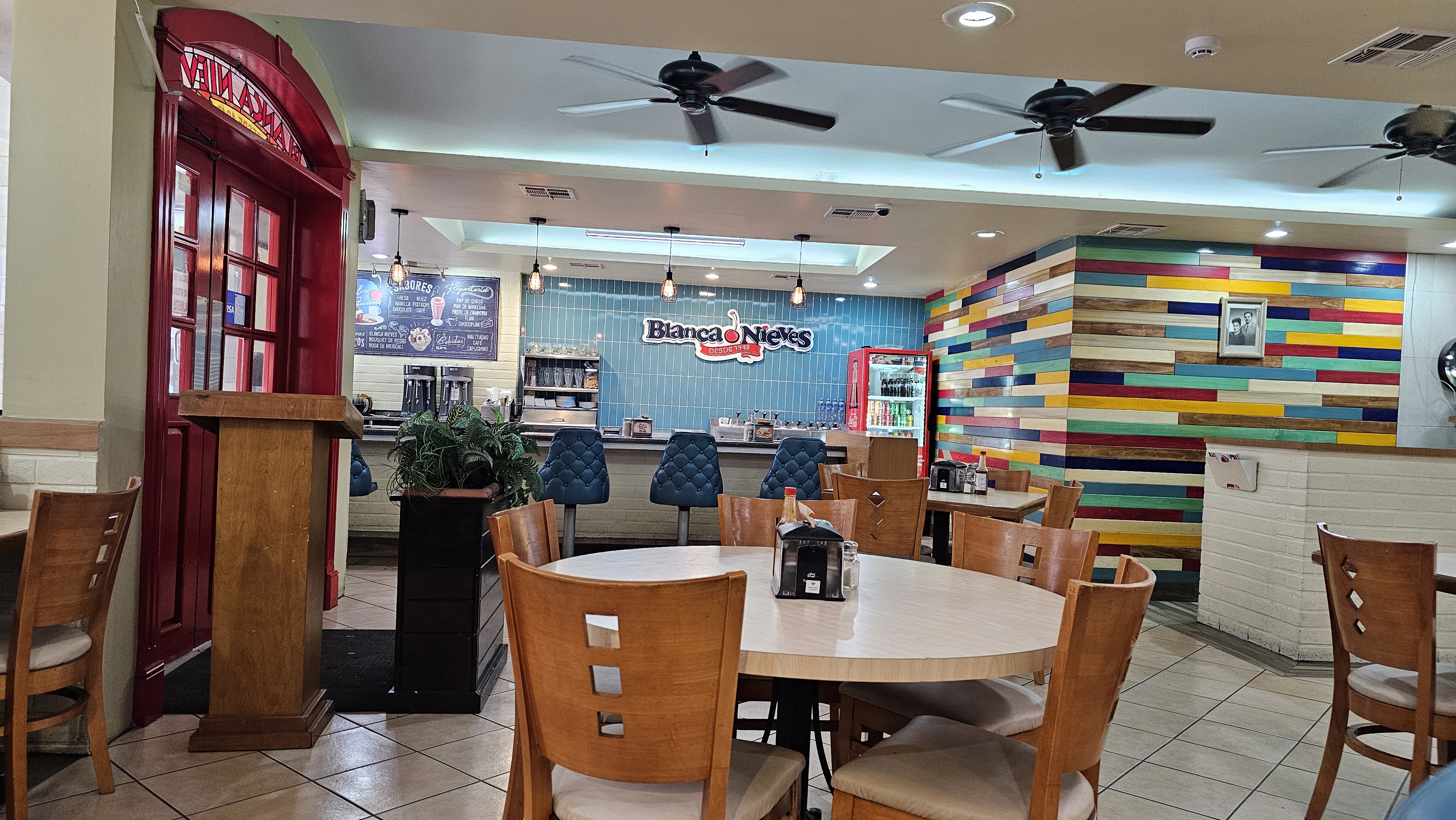 Blanca Nieves Restaurant image 1