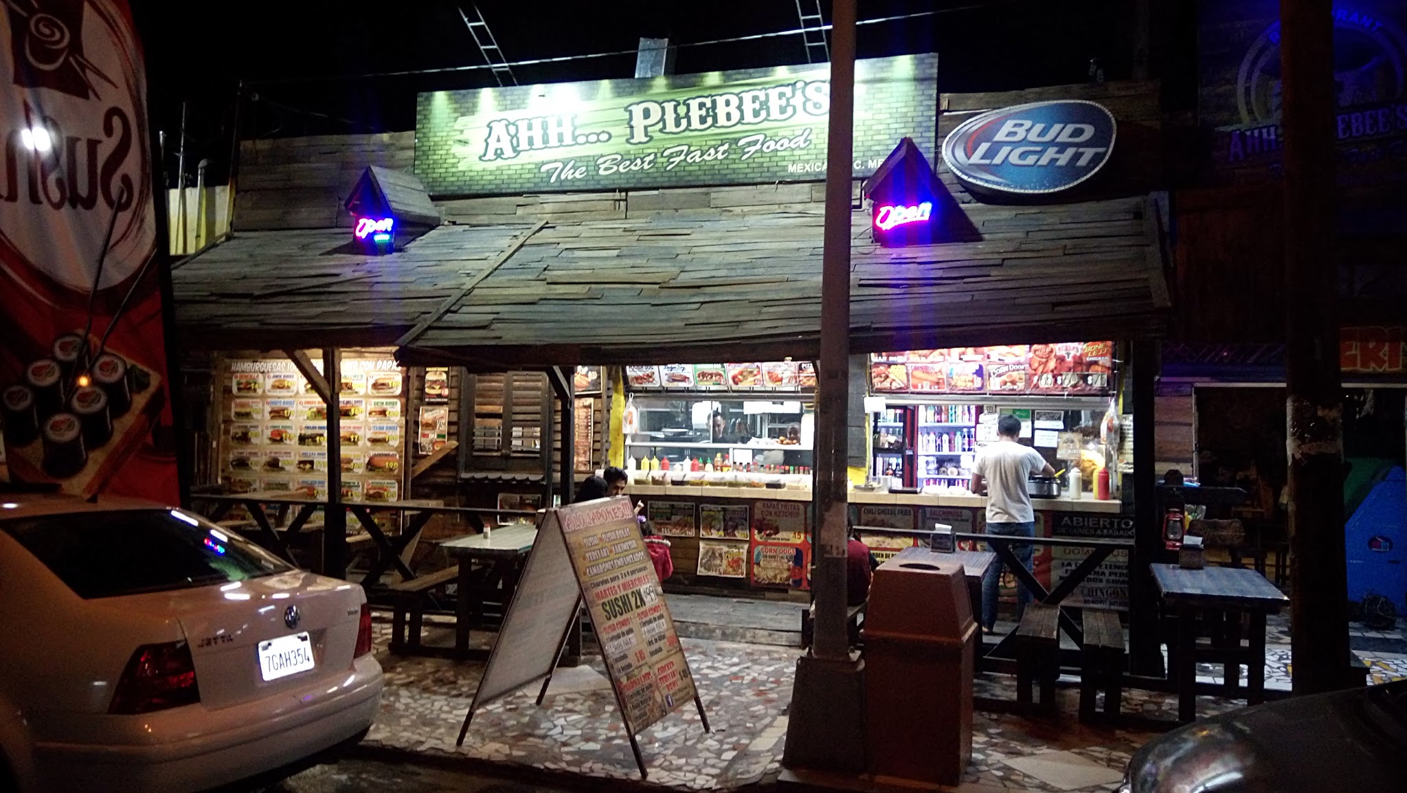 Ahh plebee's restaurant image 1