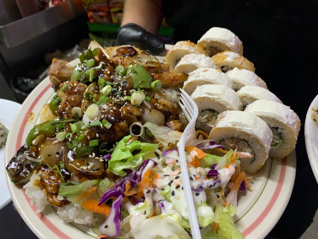 Ahh plebee's restaurant image 2