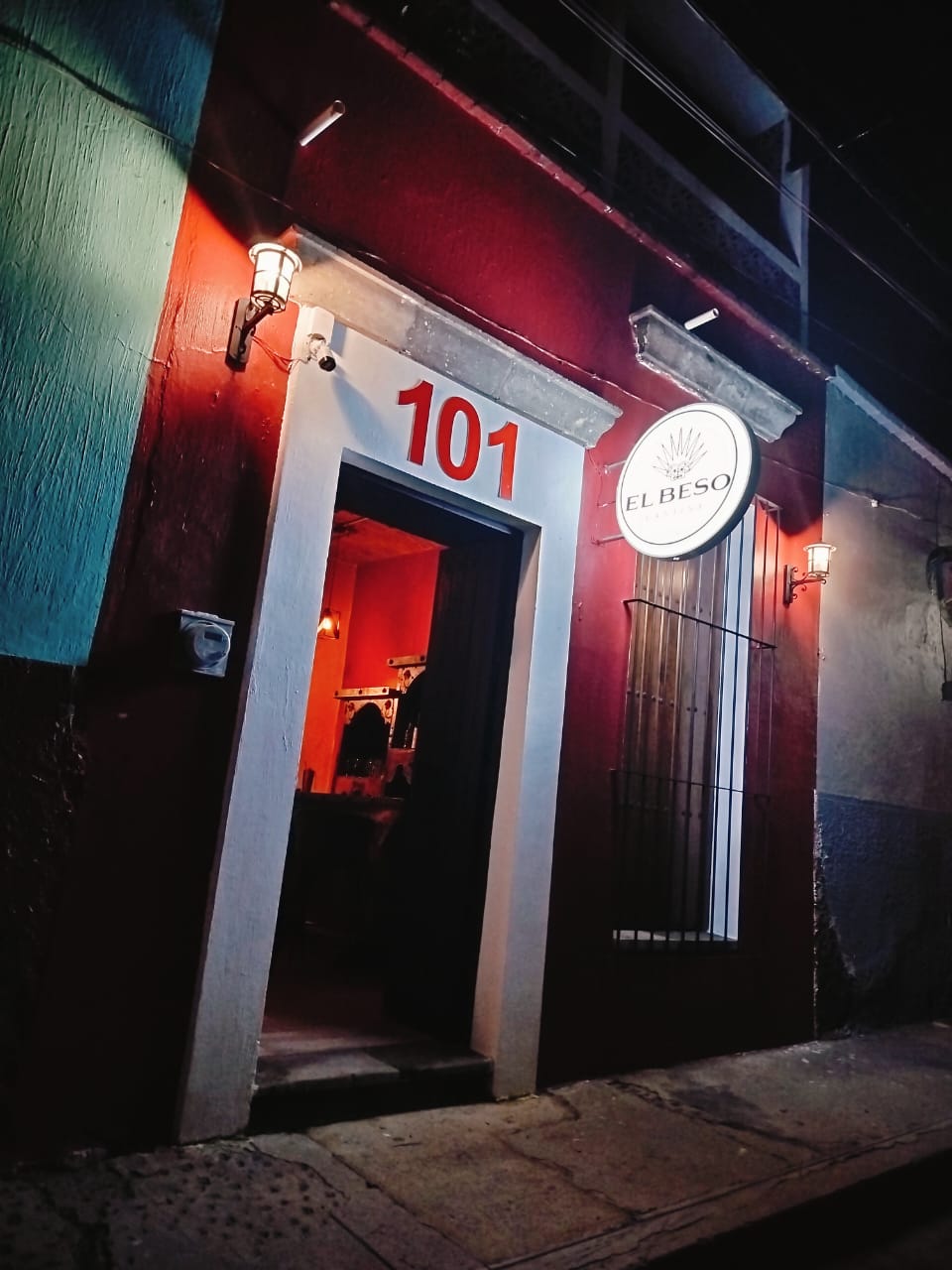 El Beso Cantina image 1