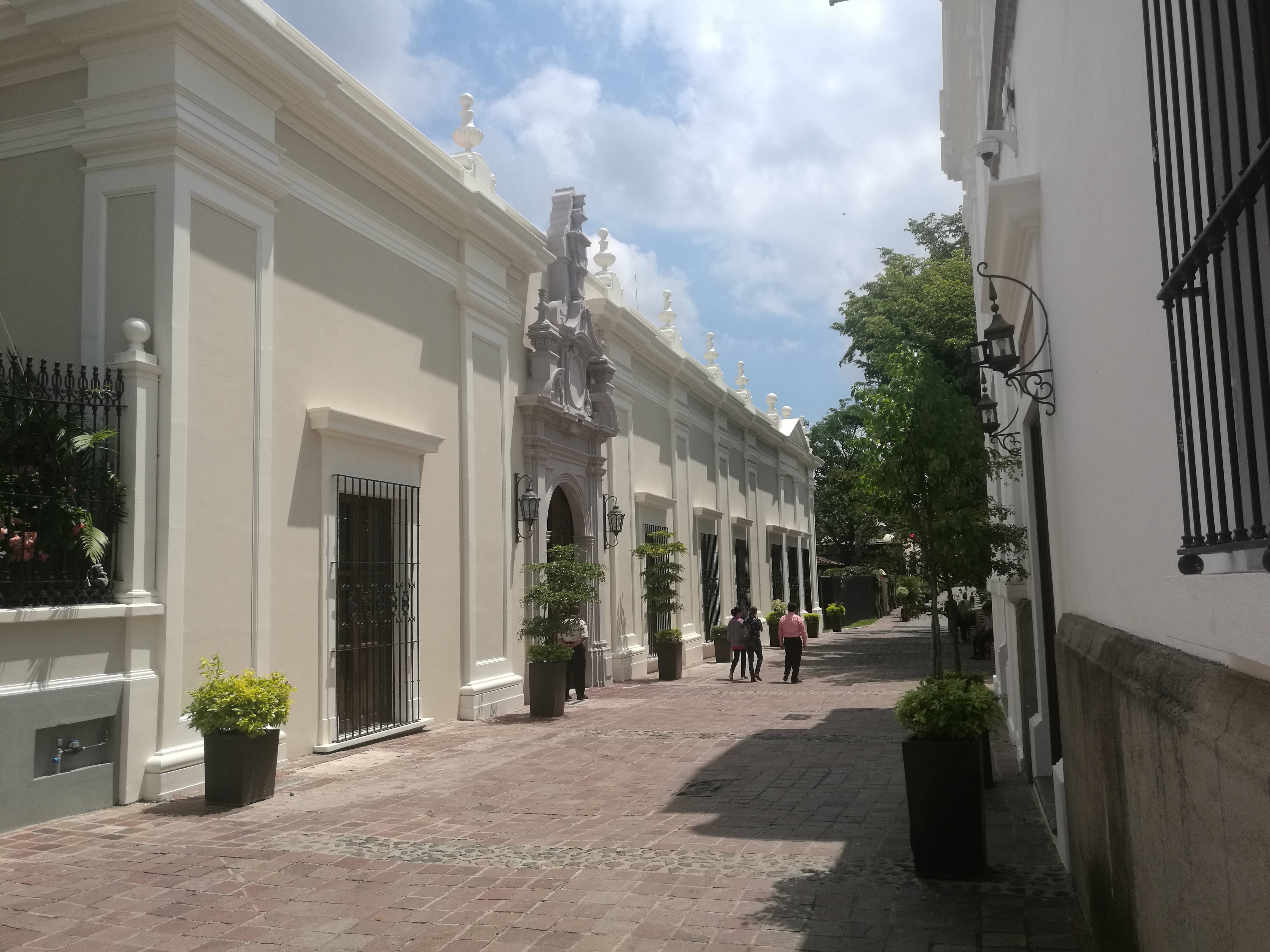 Tortas Ahogadas Jimmy's Tequila image 6