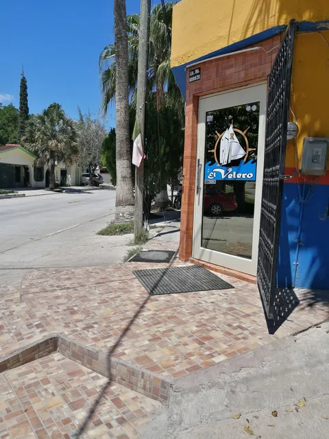 Mariscos el velero image 1