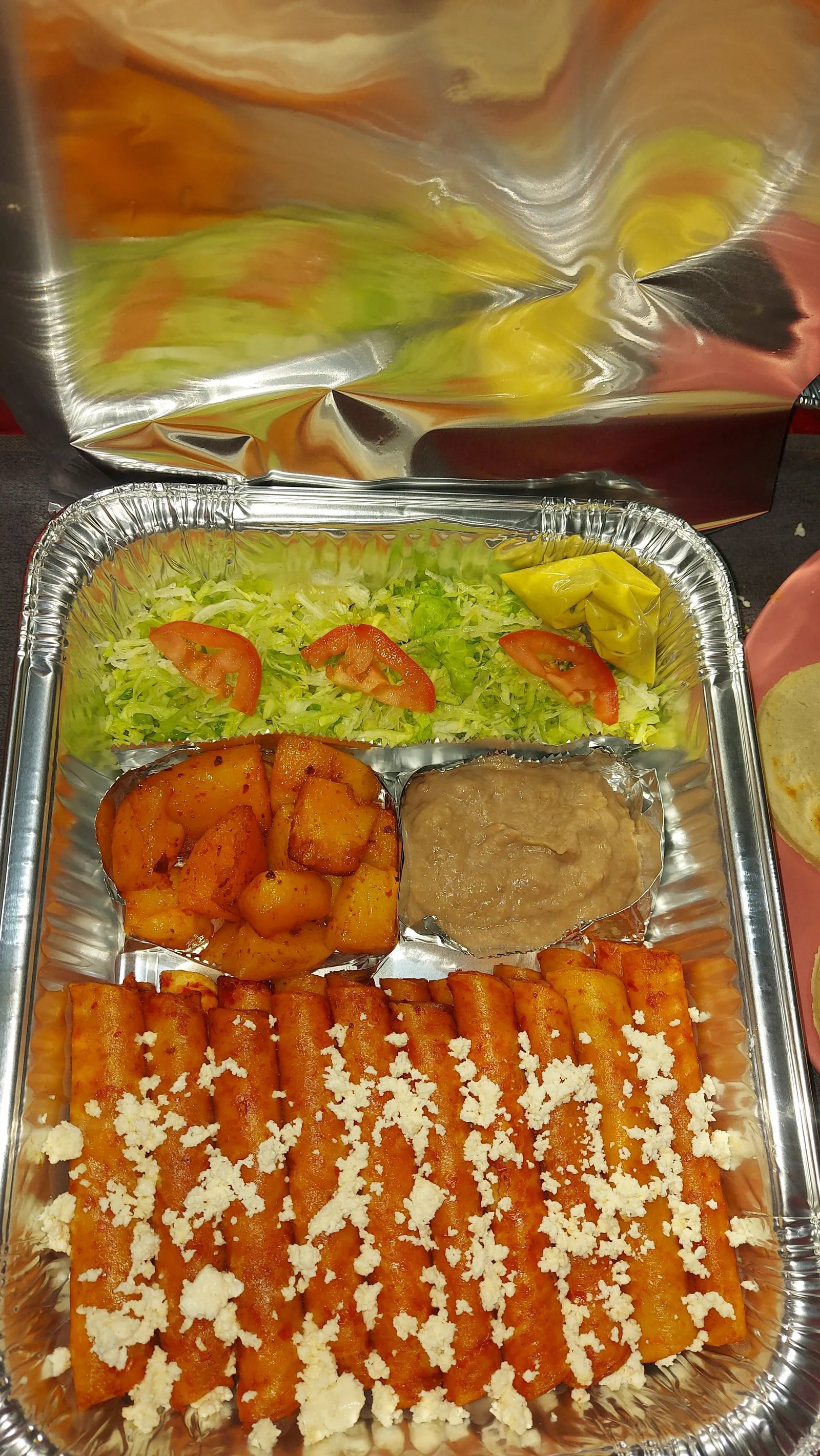 Las Charolas de "Doña Tommy" image 3