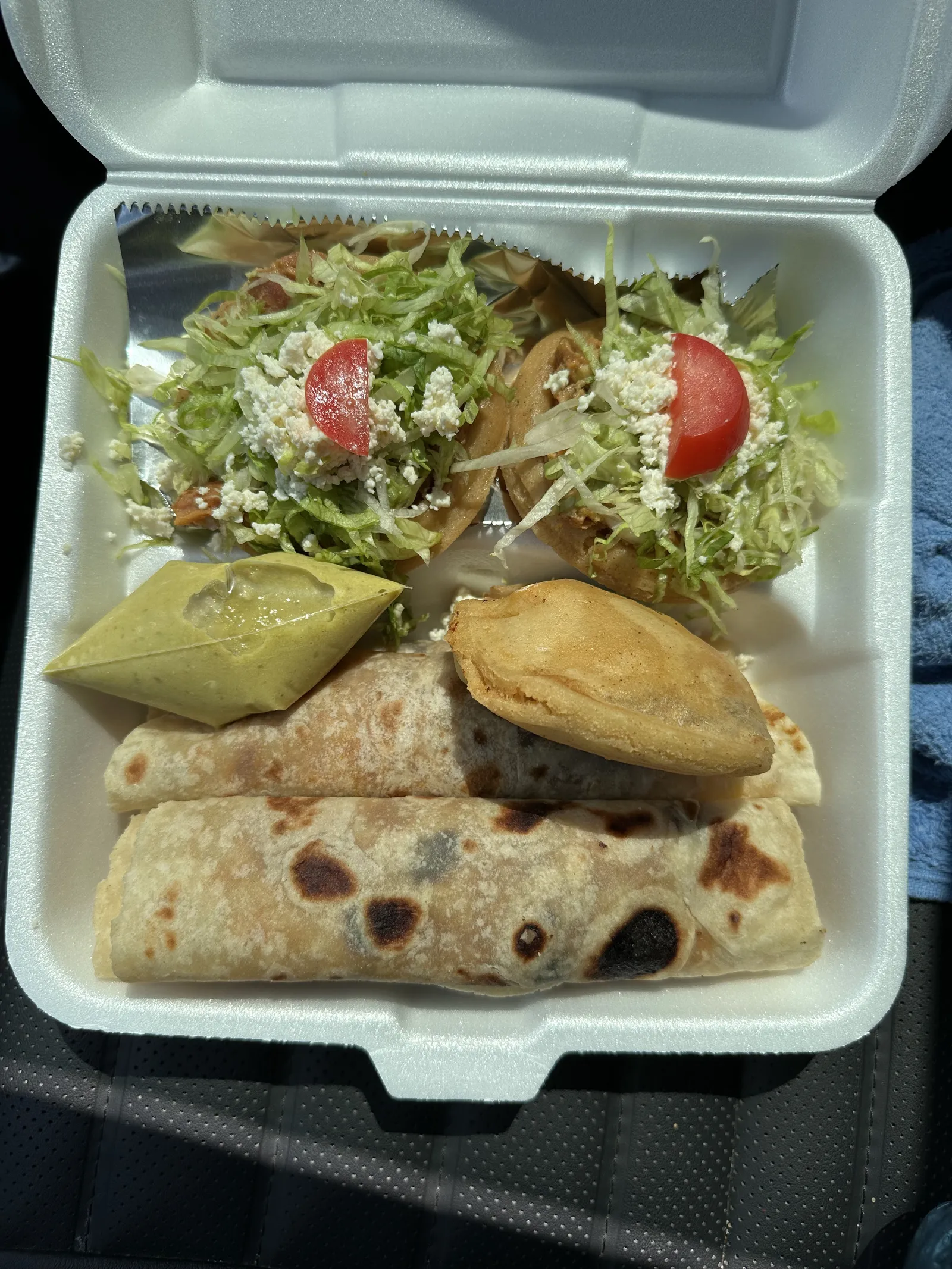 Las Charolas de "Doña Tommy" image 5