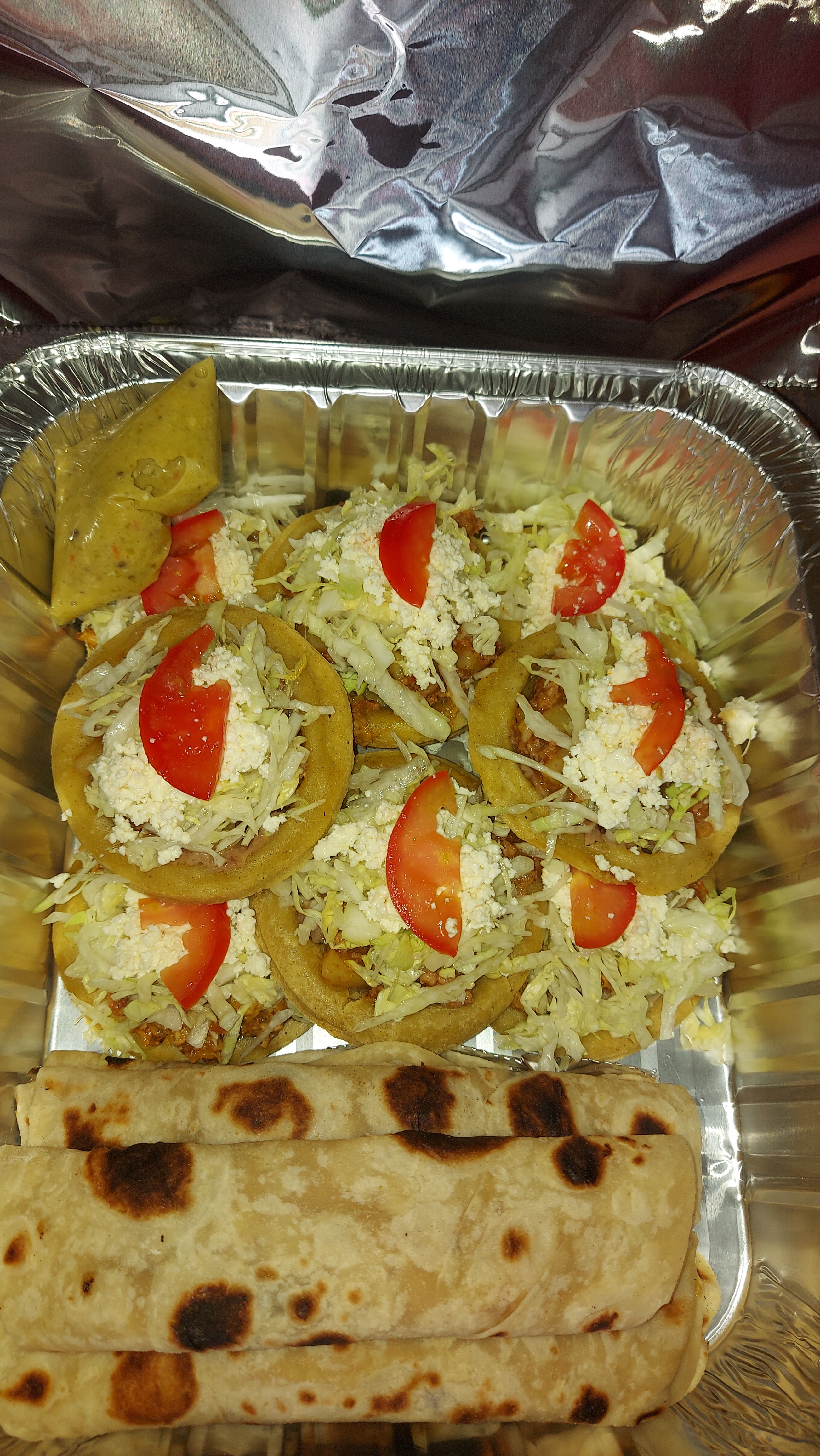 Las Charolas de "Doña Tommy" image 7