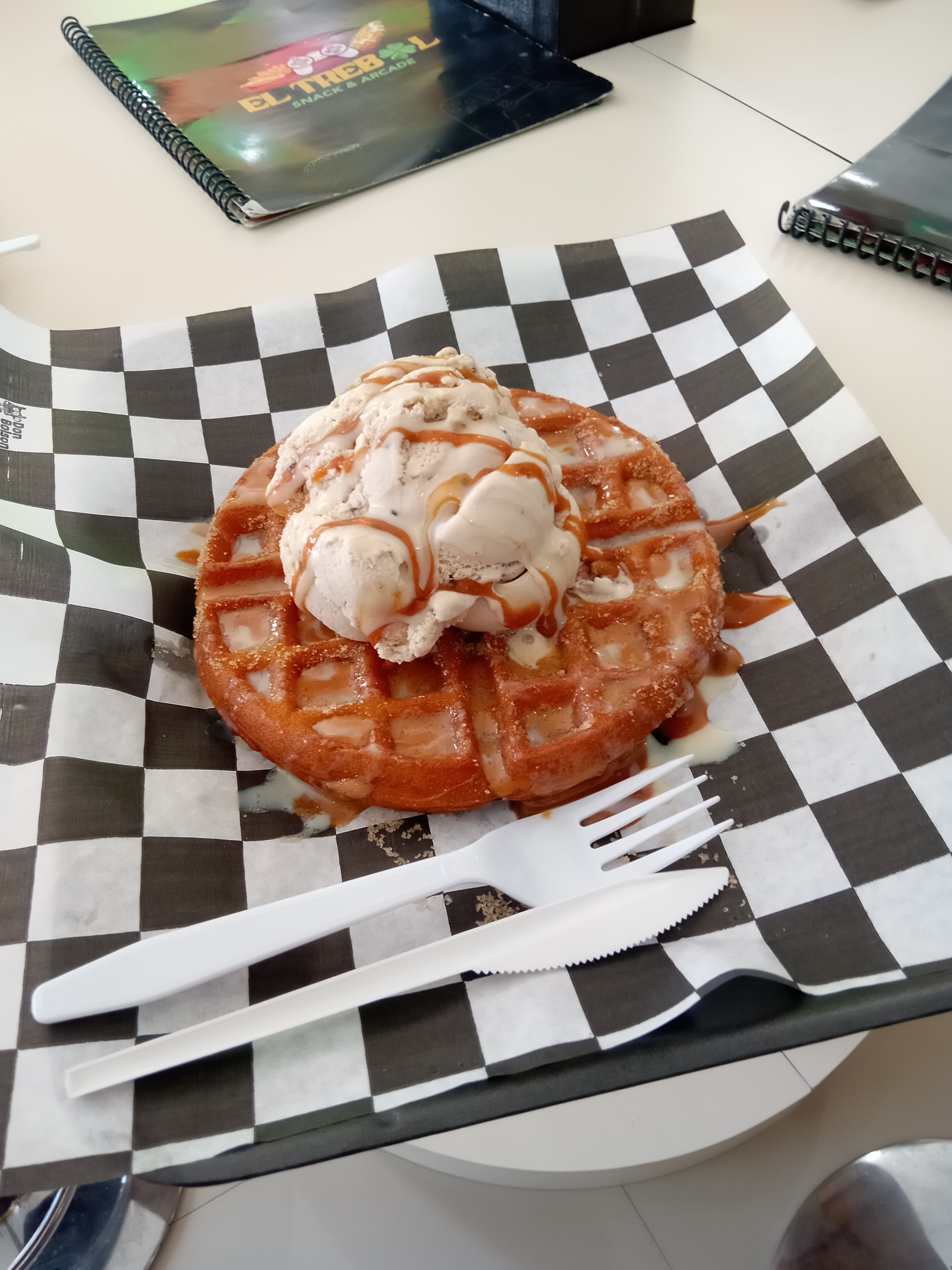 El trebol, snack y arcade image 2