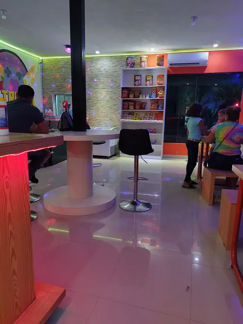 El trebol, snack y arcade image 4