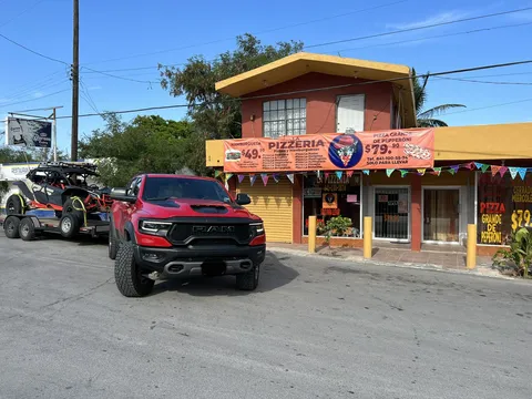 La Pizzería image 4
