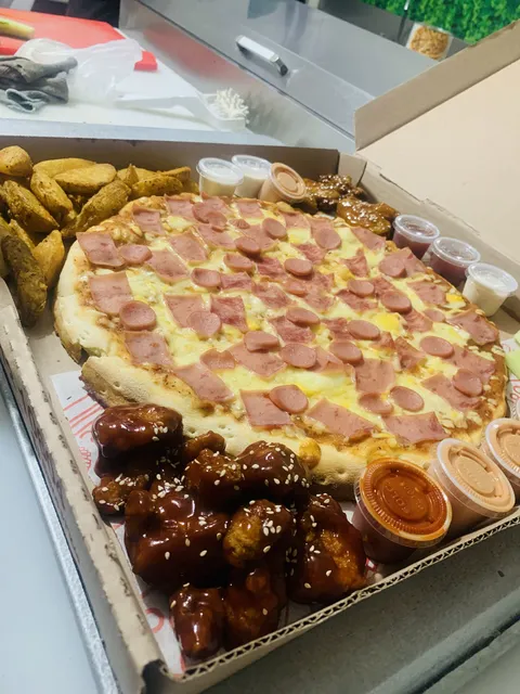 Wence's Pizza image 2