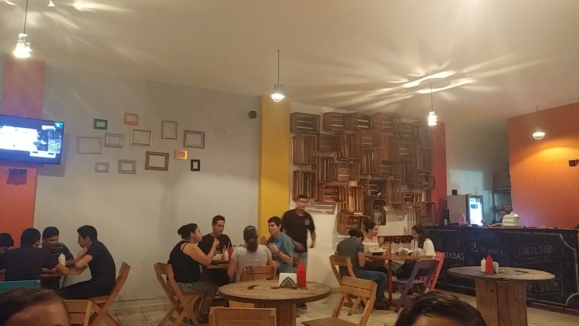 Arrebiatadas Hamburguesería image 3