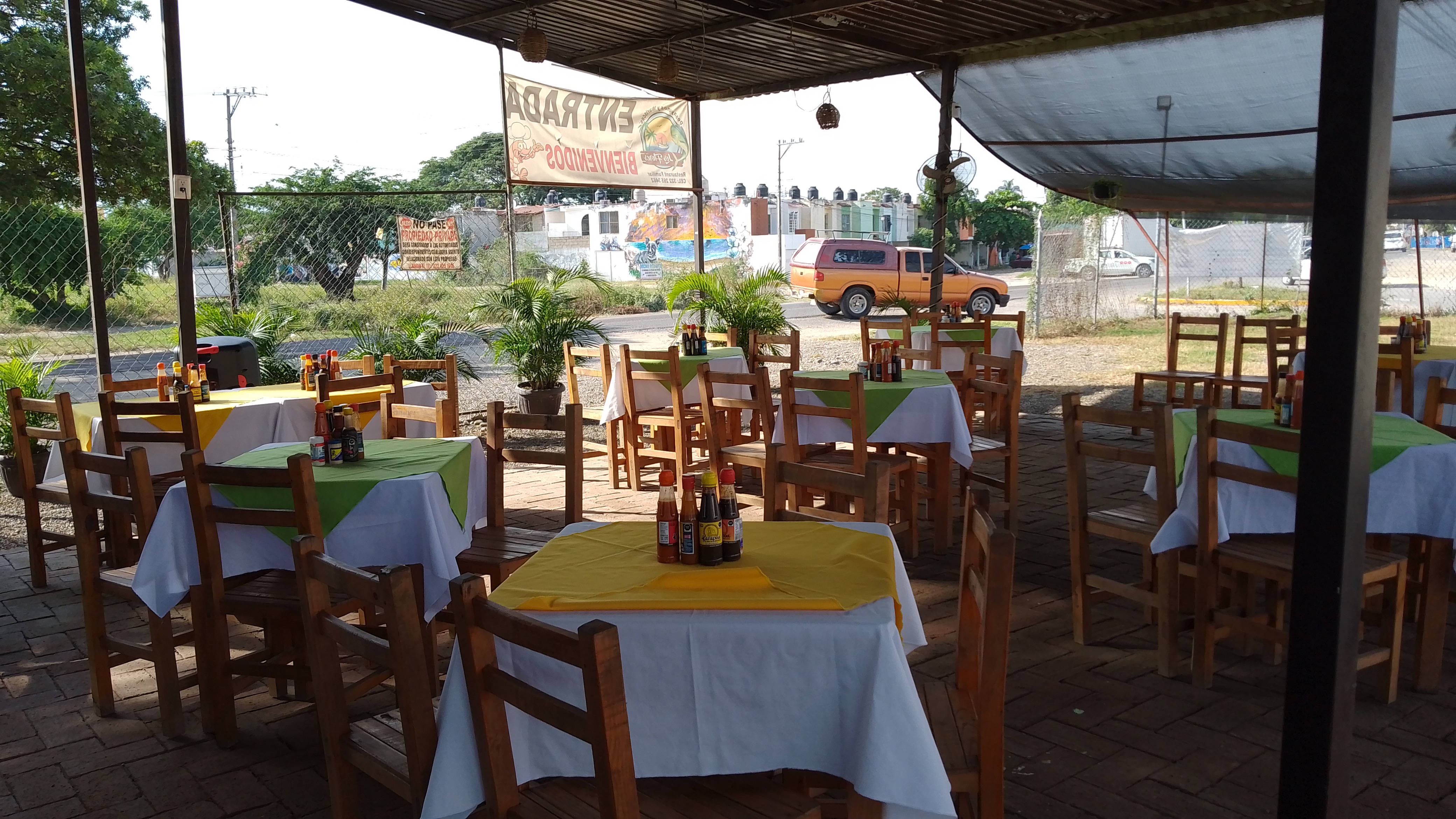 RESTAURANTE DE MARISCOS ADOVE IXTAPA image 3