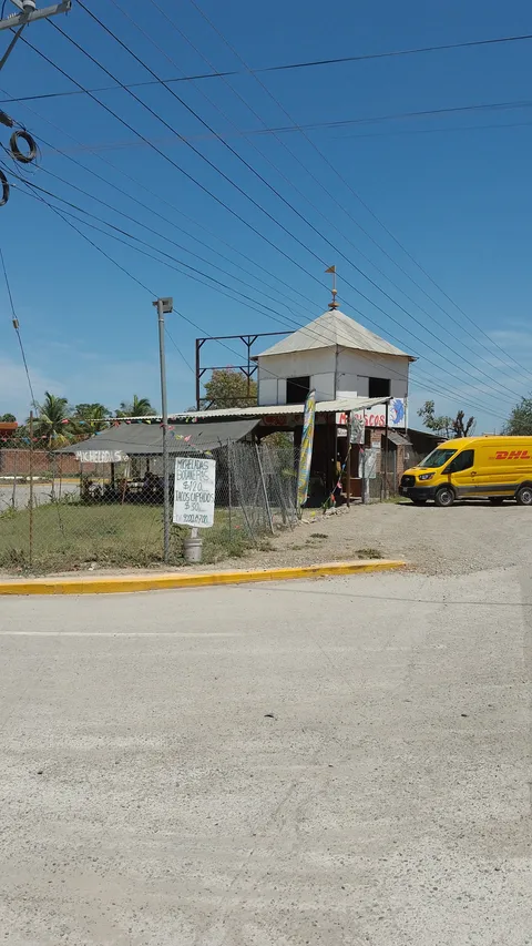 RESTAURANTE DE MARISCOS ADOVE IXTAPA image 8