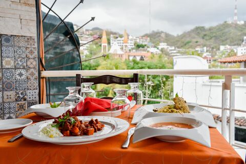Layla's Restaurante image 2