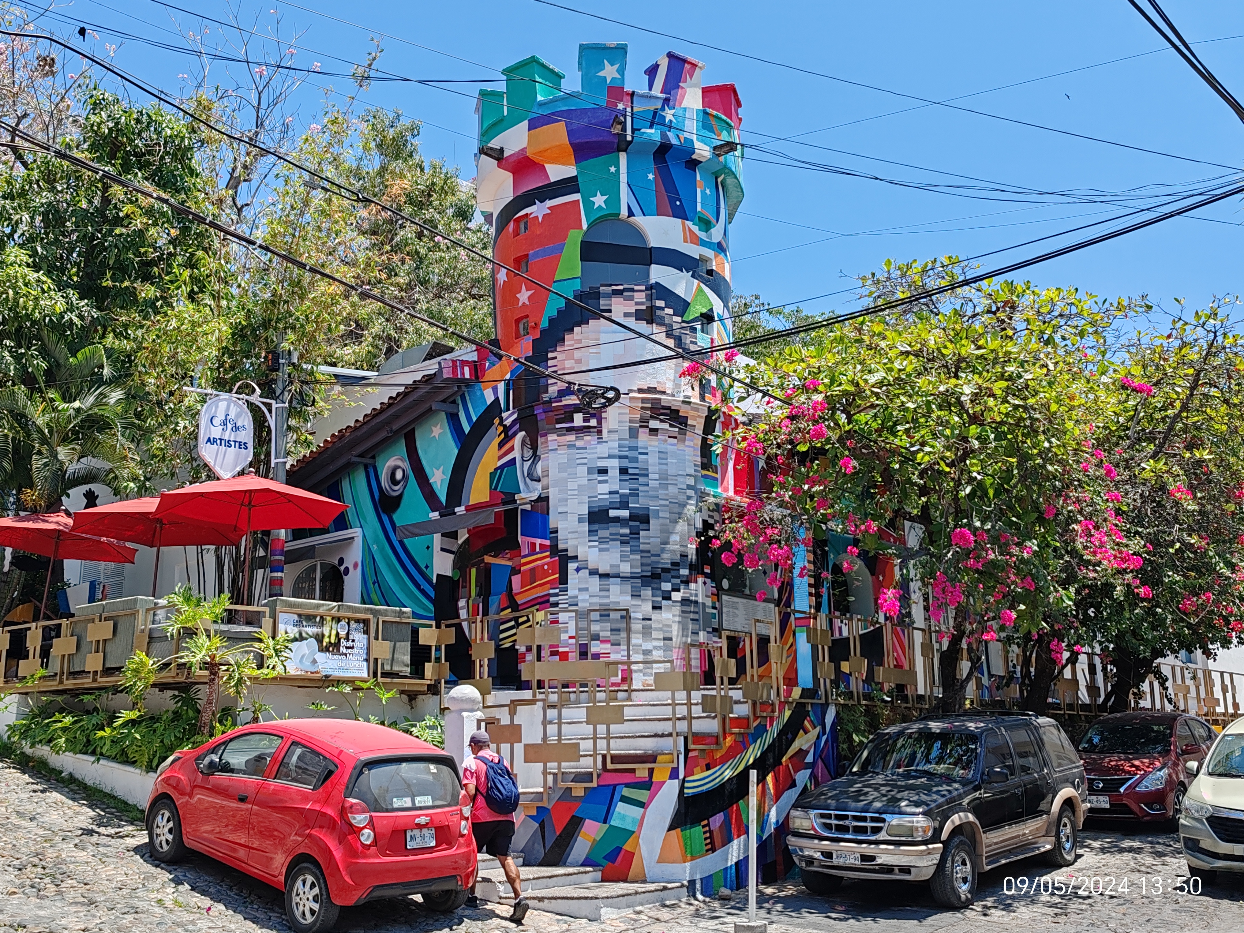 Café des Artistes image 6