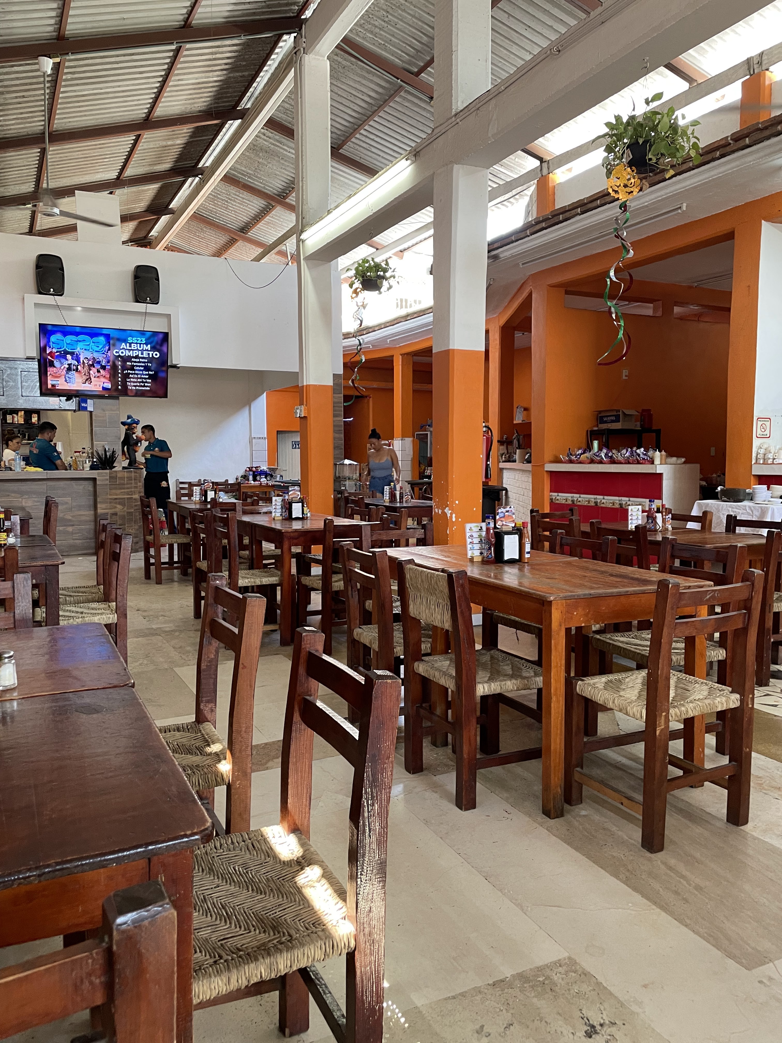 LANGOSTINOS MARISCOS & CARNES image 4