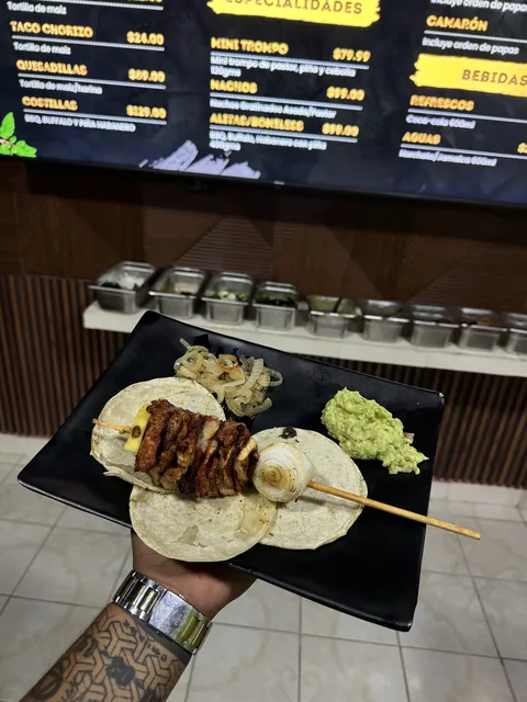 Double R Ixtapa, Grill, Tacos & Más… image 2
