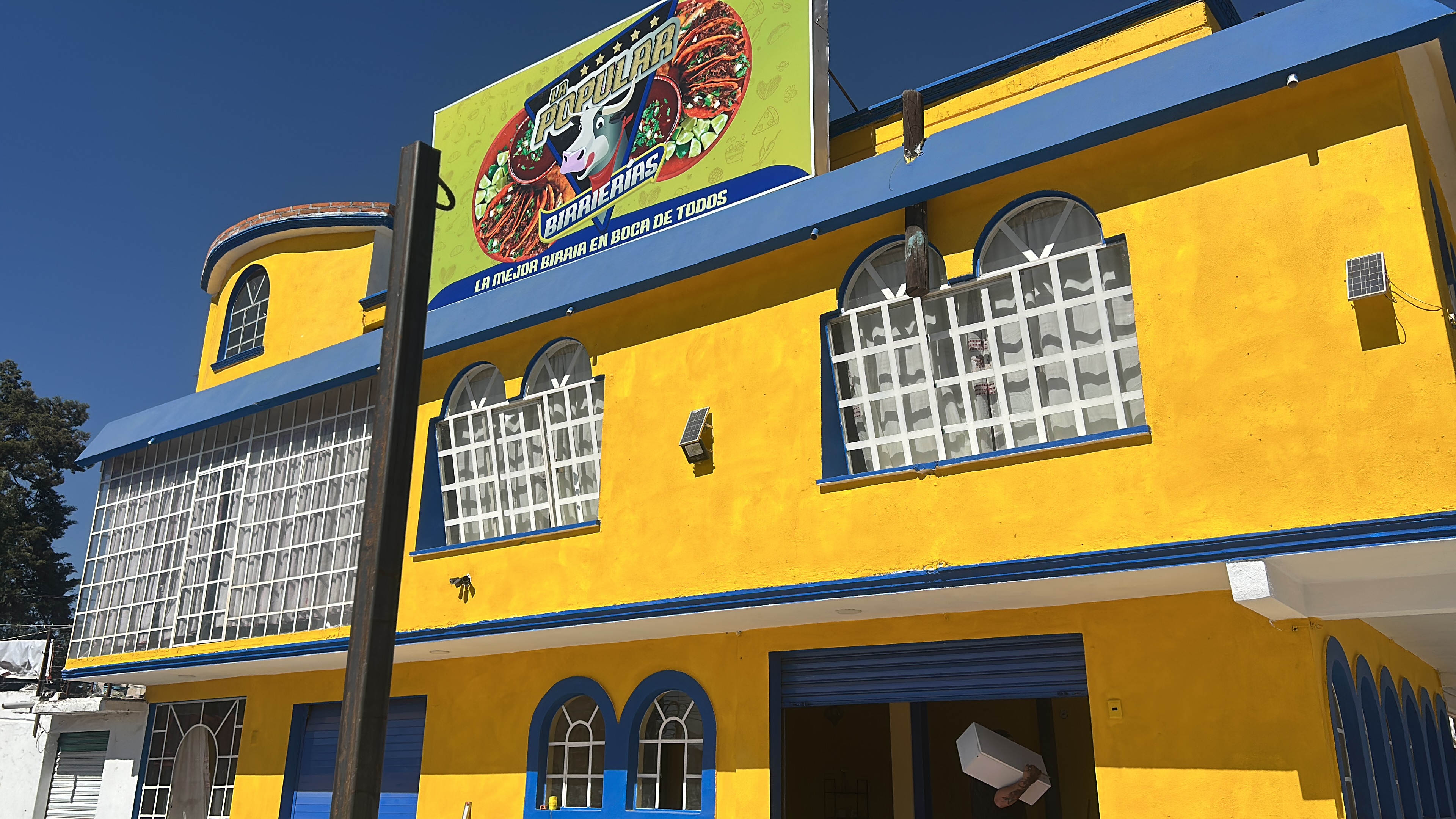 La Popular Birrierias image 3