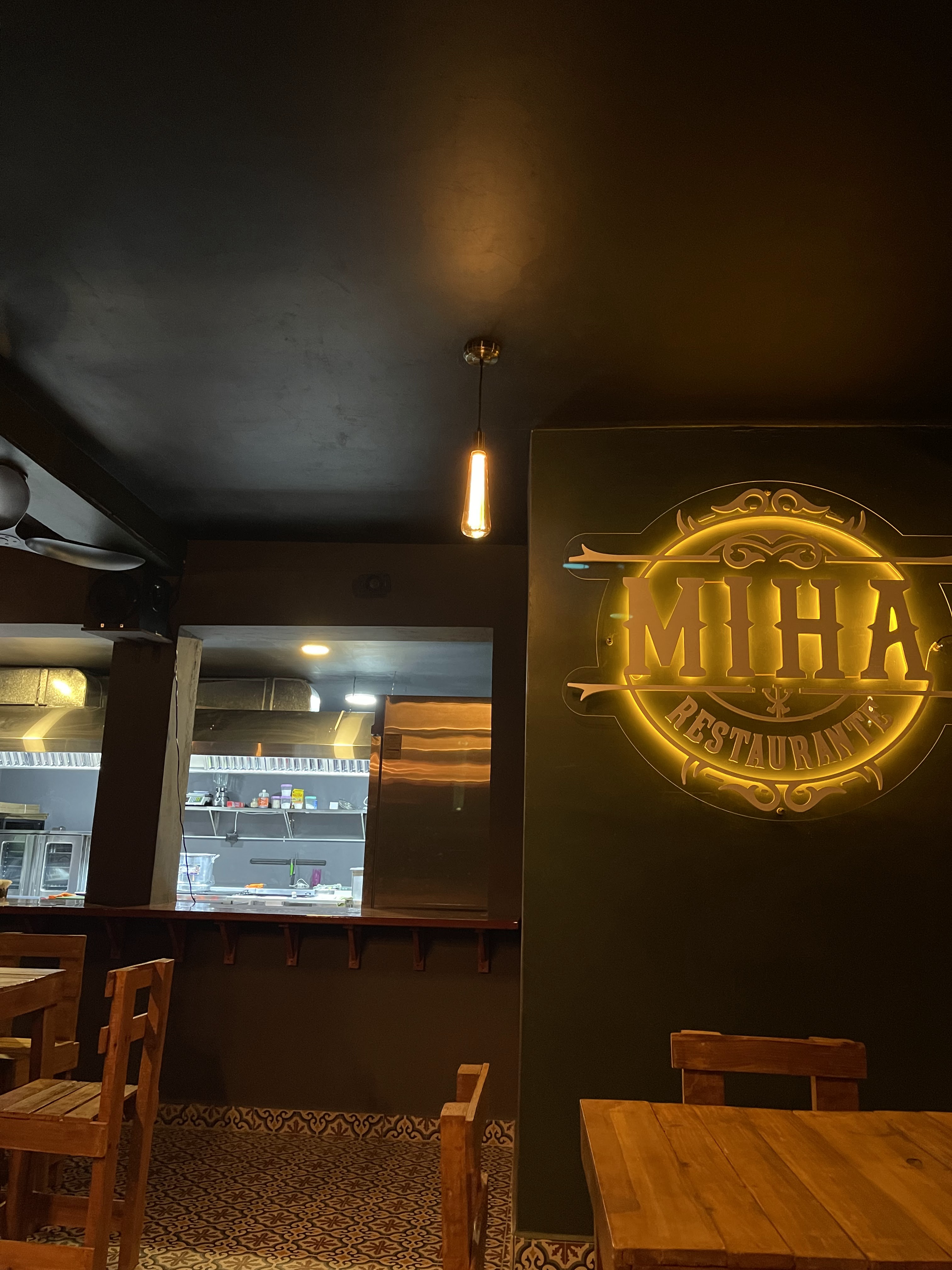 MIHA Restaurante image 7