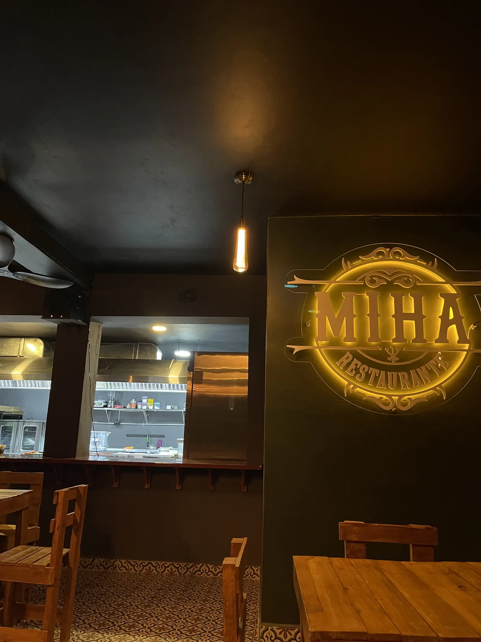 MIHA Restaurante image 7
