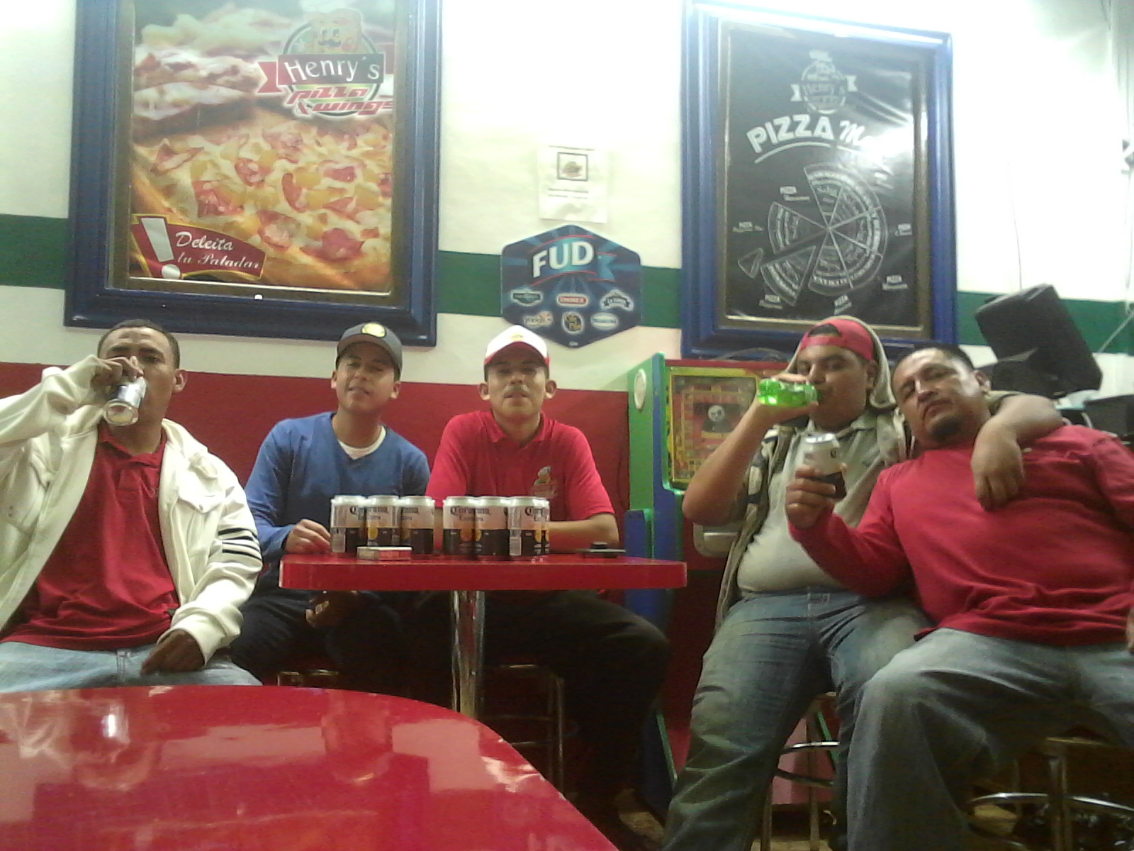 Henry's Pizza & Wings image 2