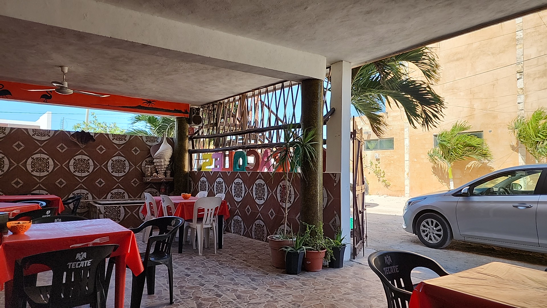 Restaurant Los Caracoles y videobar de noche image 3