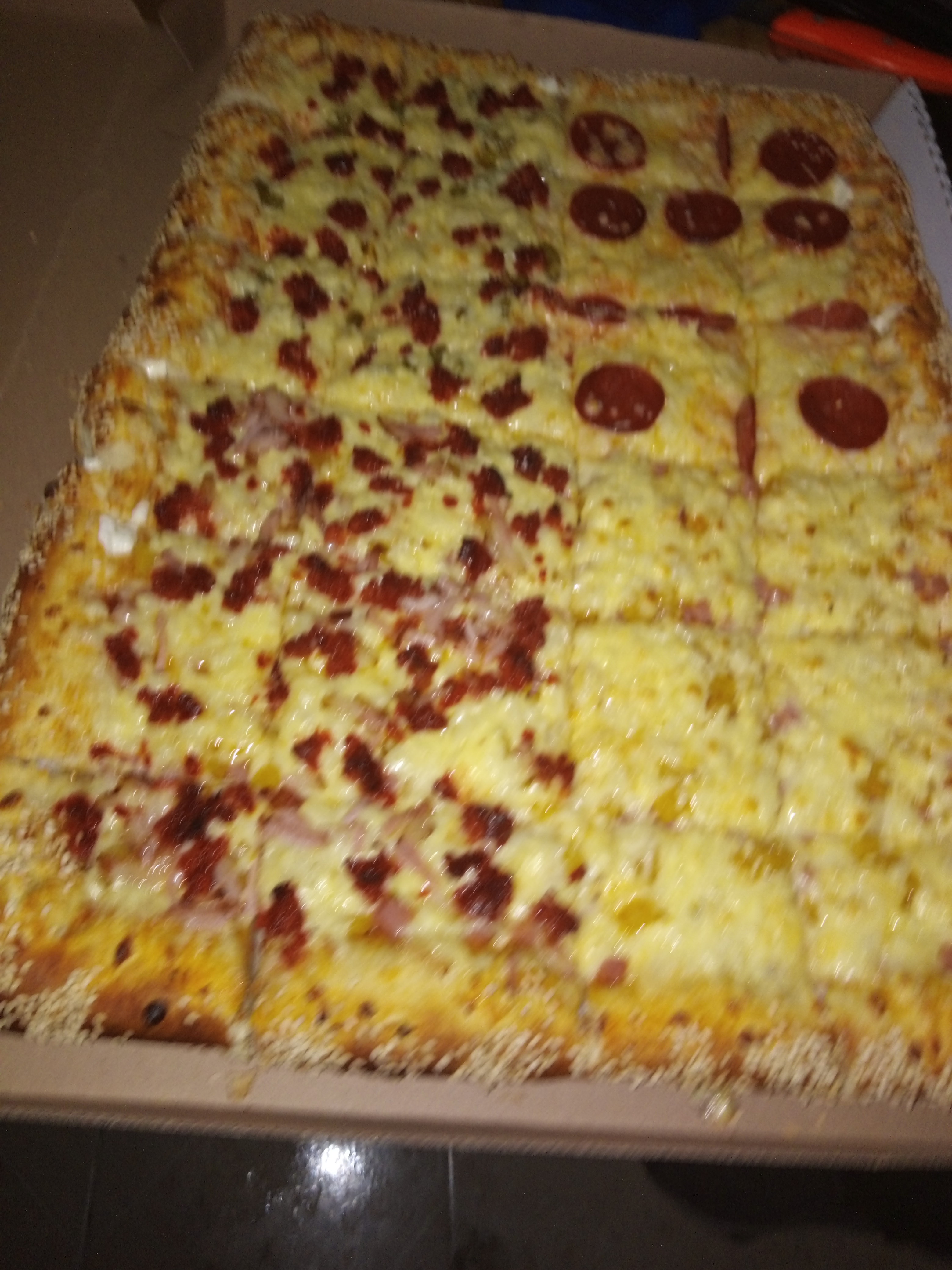 Vela's Pizzas image 4