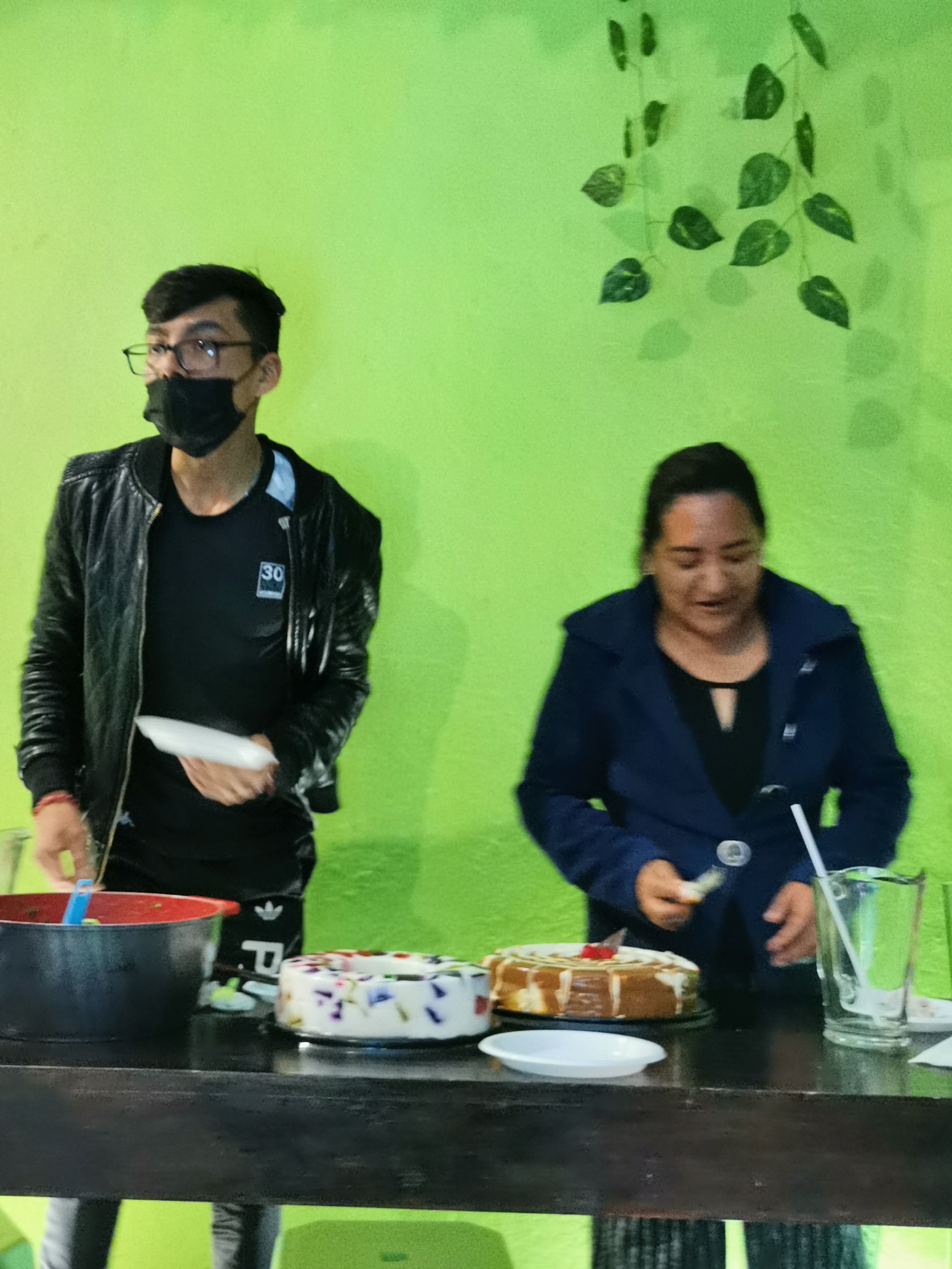 Vela's Pizzas image 9