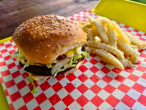 Bruno's Burger House image 3