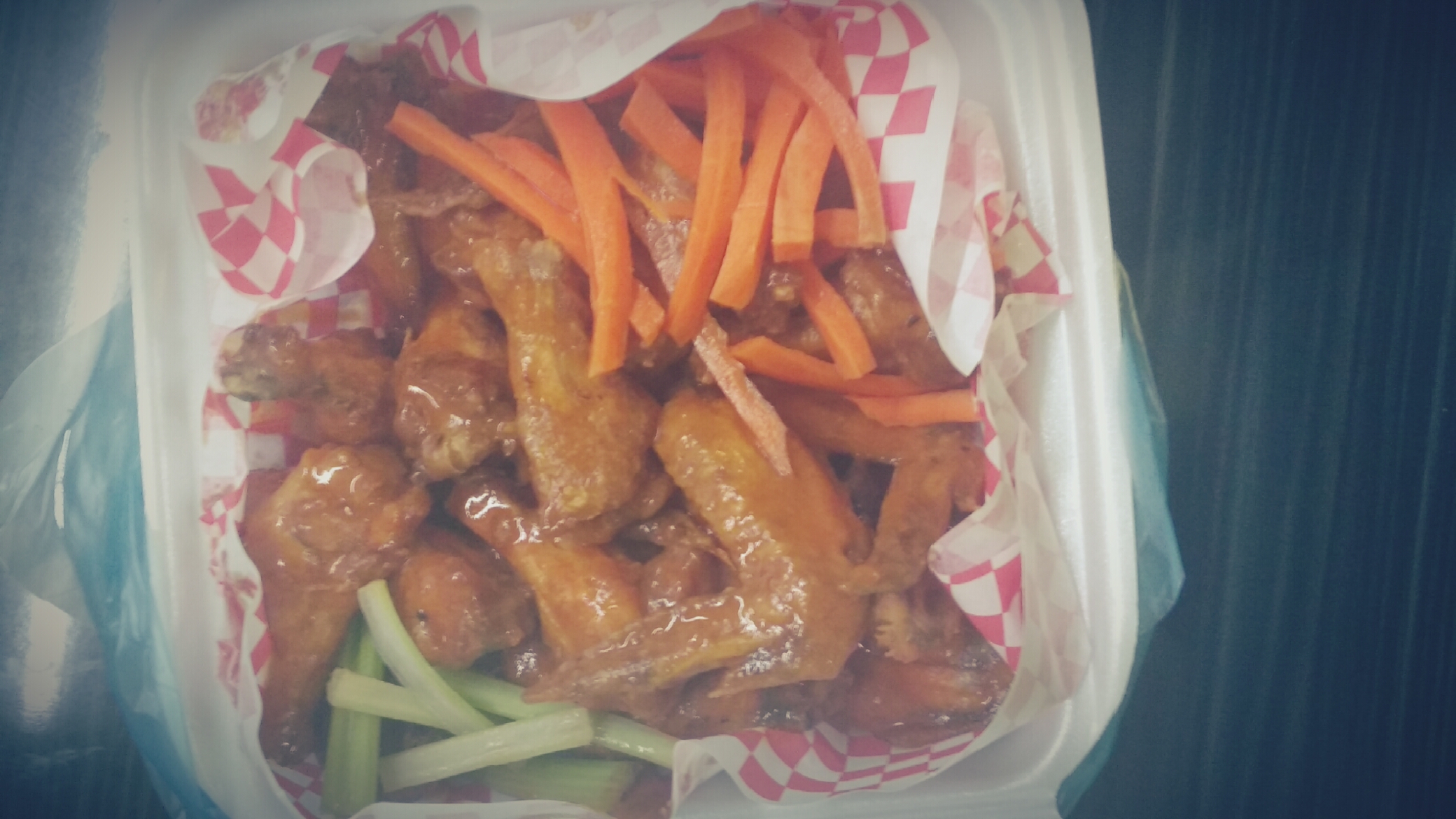 Hot Wings image 3