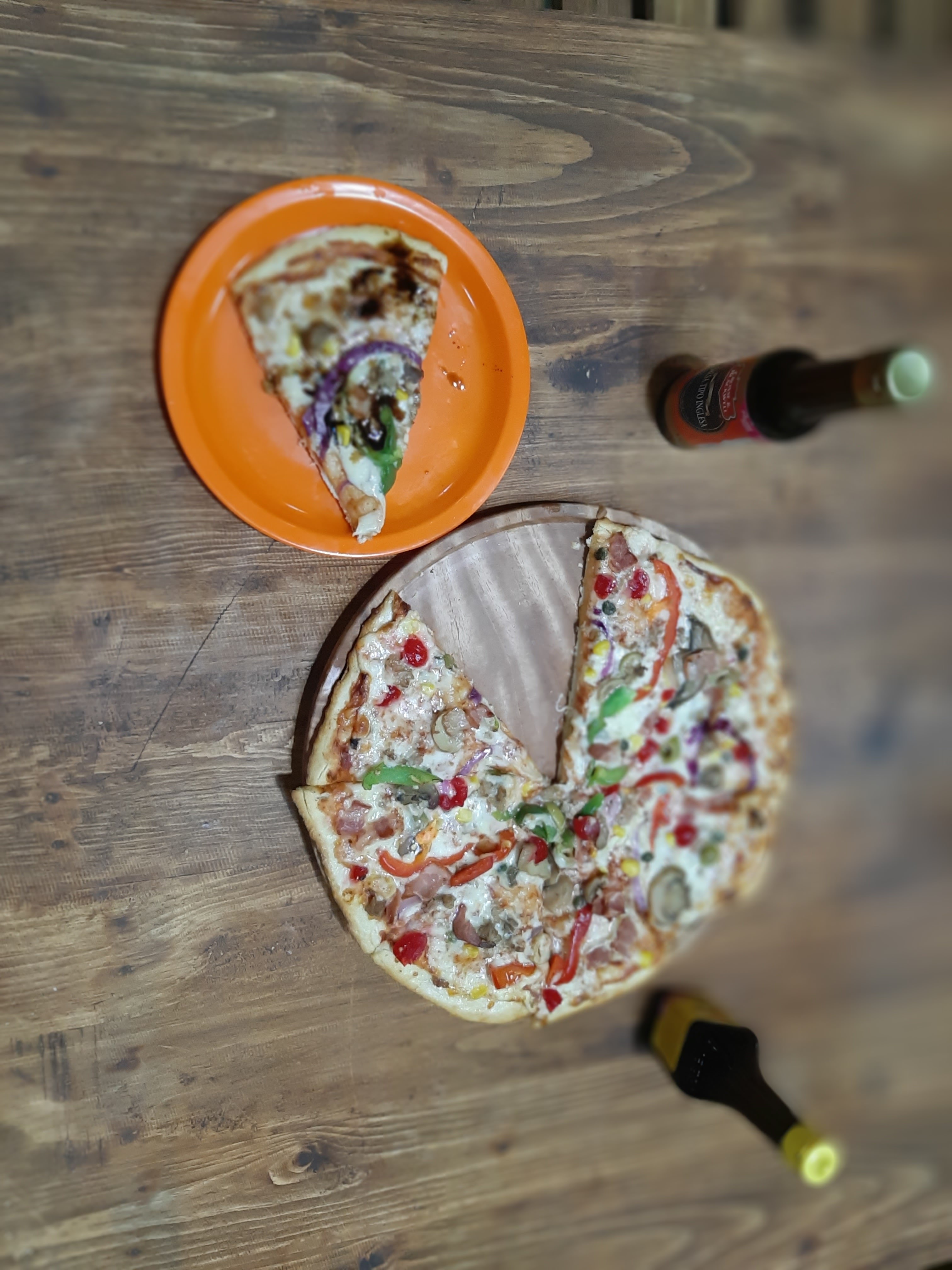 LOS PORTALES PIZZA image 4