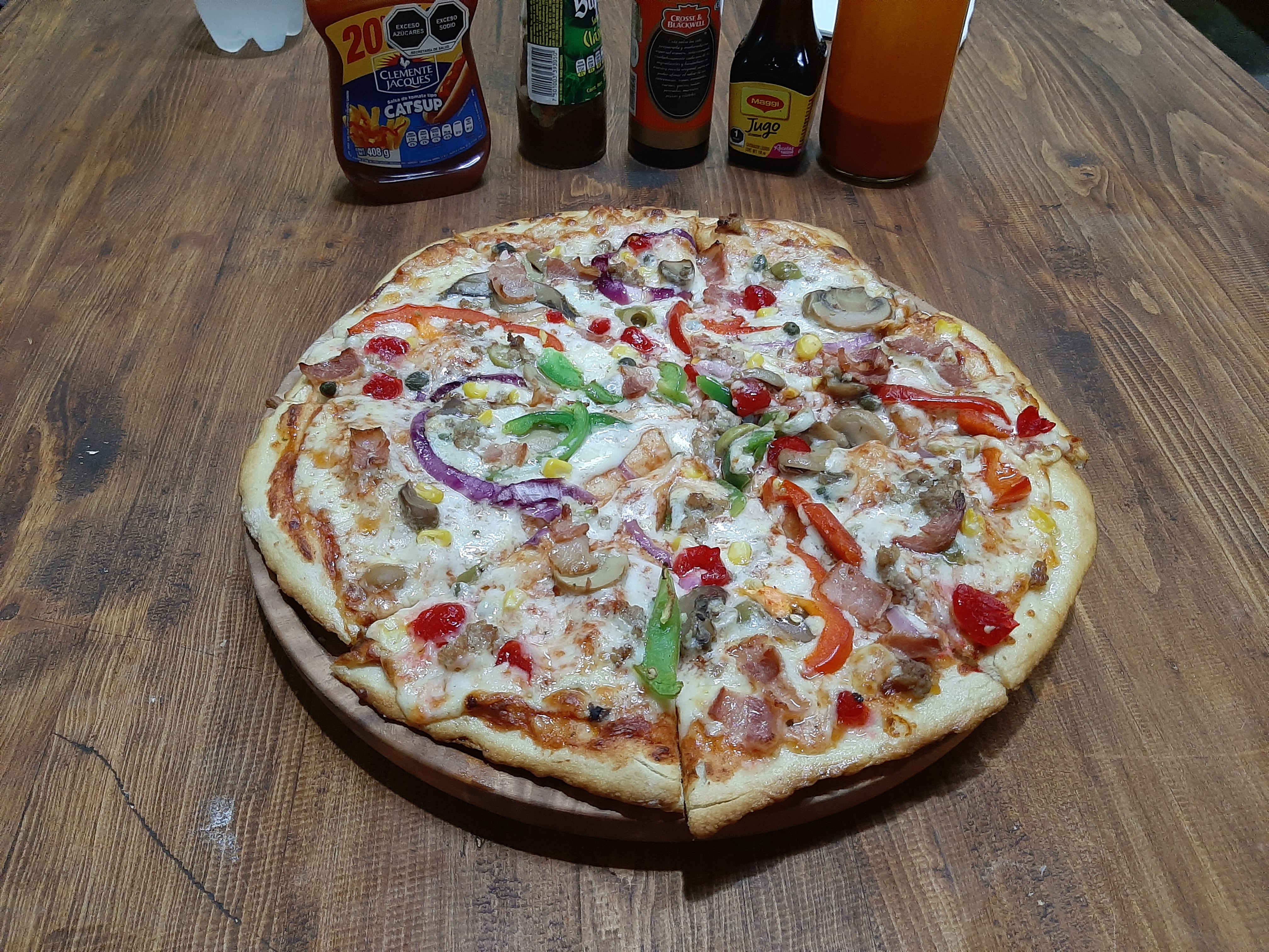 LOS PORTALES PIZZA image 8