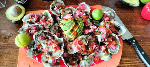 Hamburguesas y Mariscos "J y E" image 3