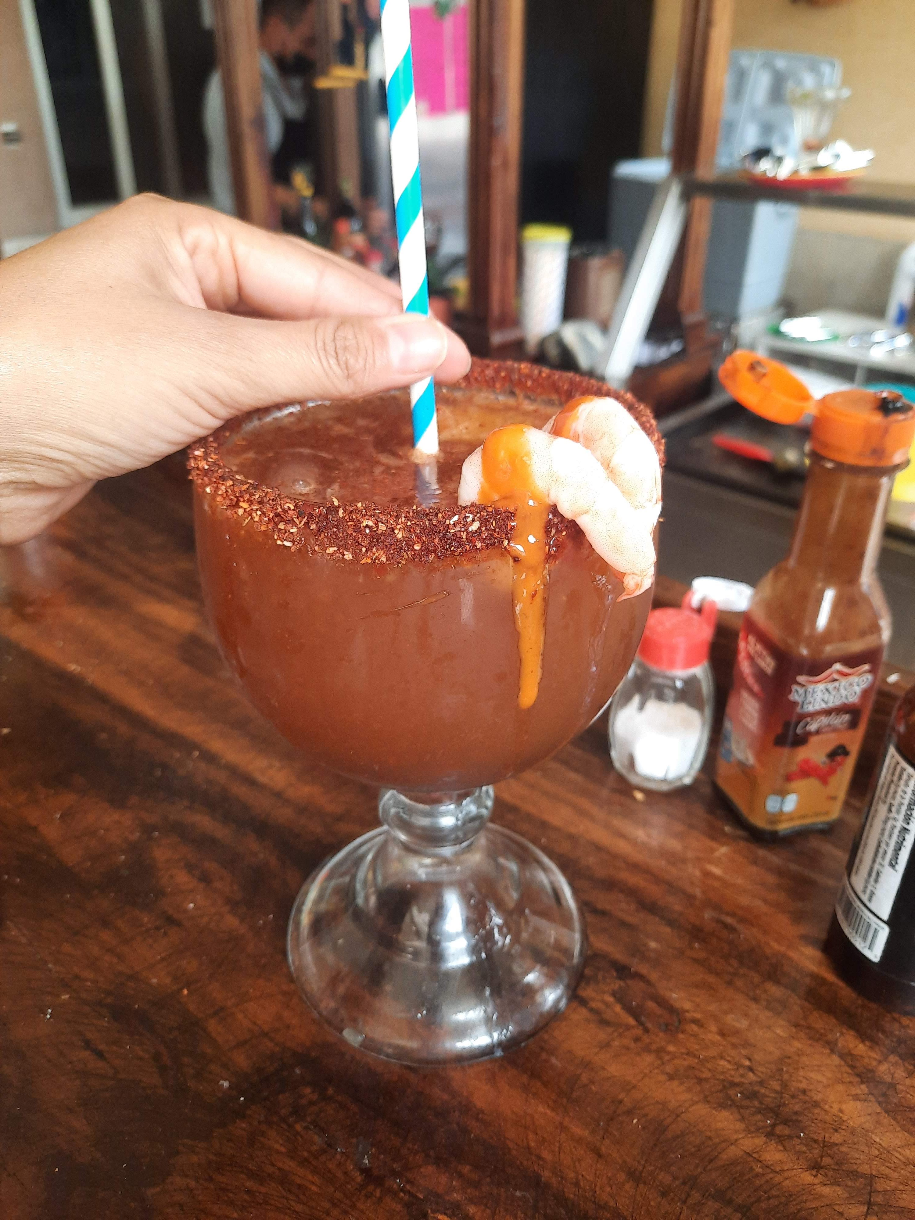 Hamburguesas y Mariscos "J y E" image 9